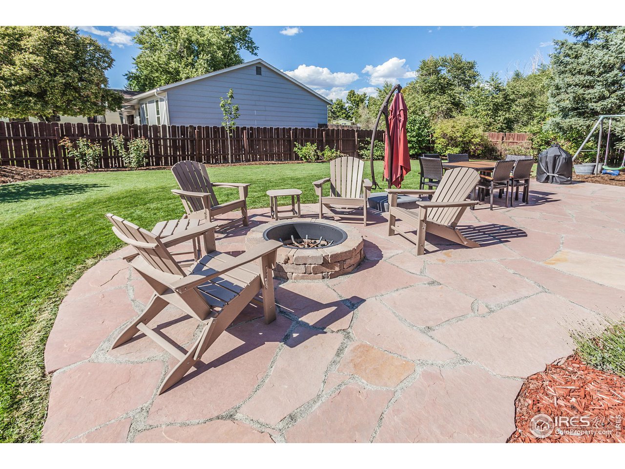 4413 Warbler Dr
