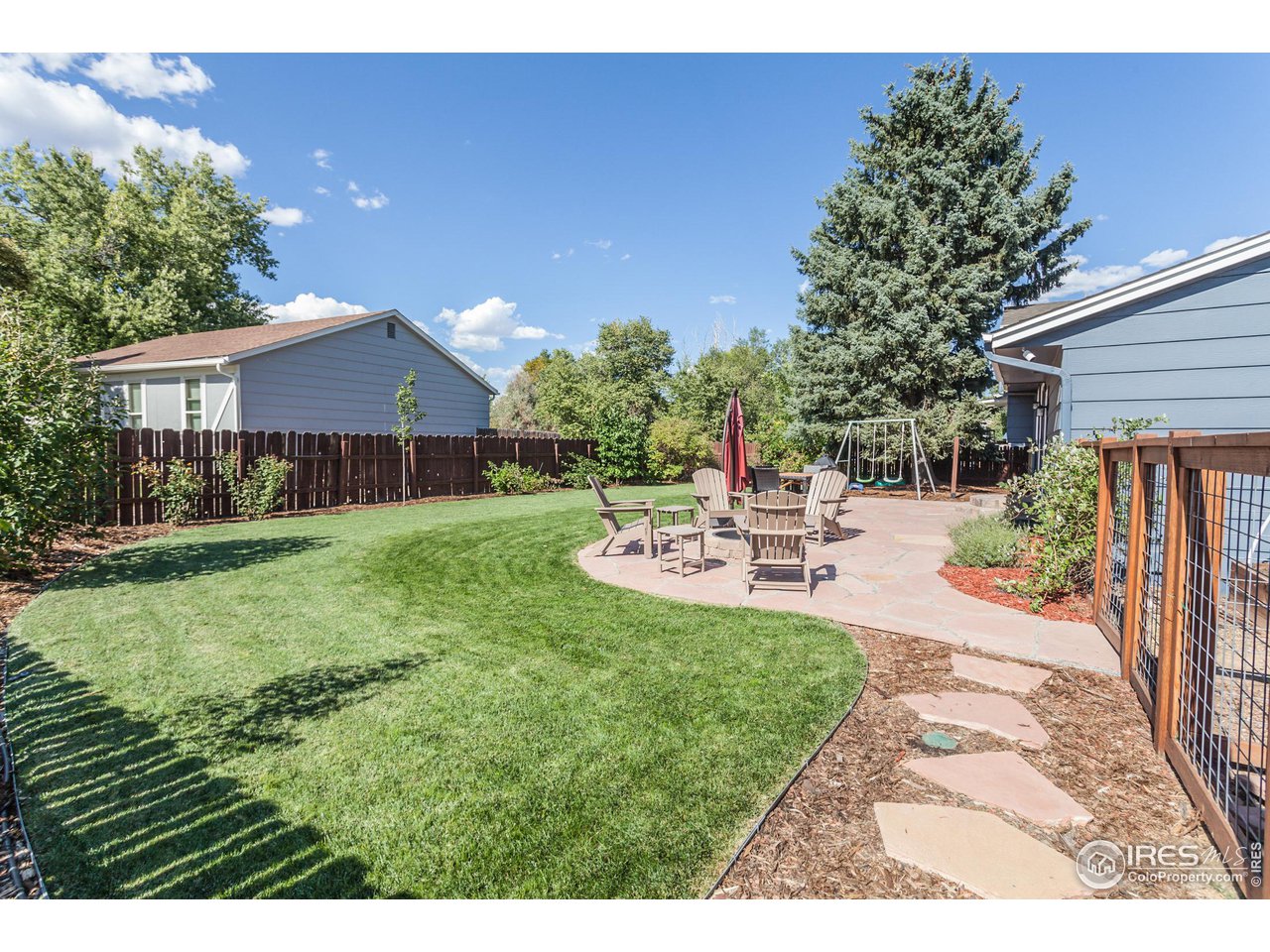 4413 Warbler Dr