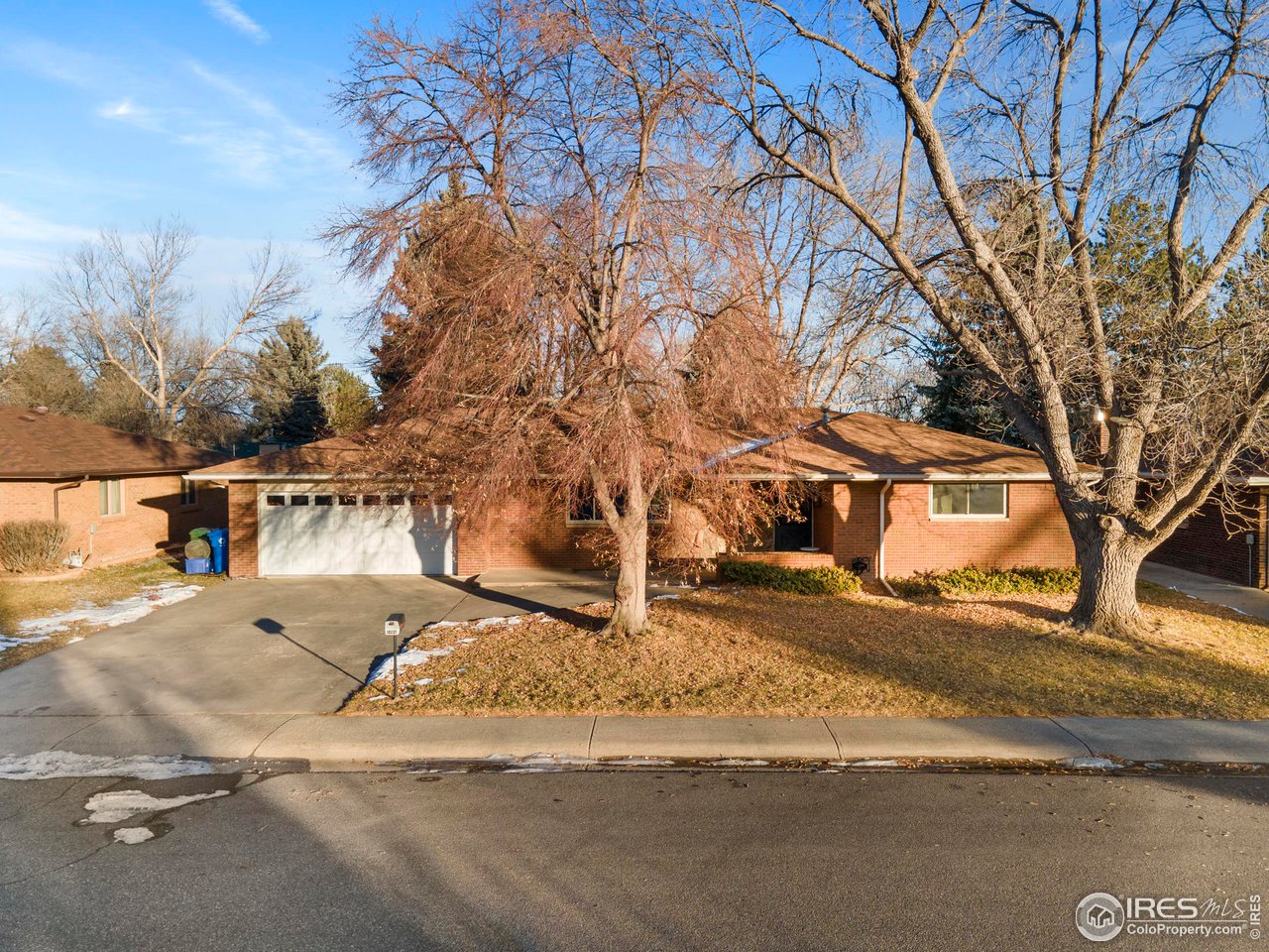 1806 N Empire Ave