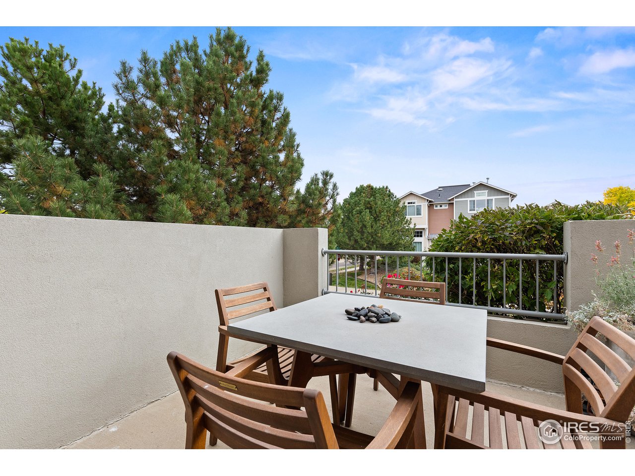 4220 Riley Dr