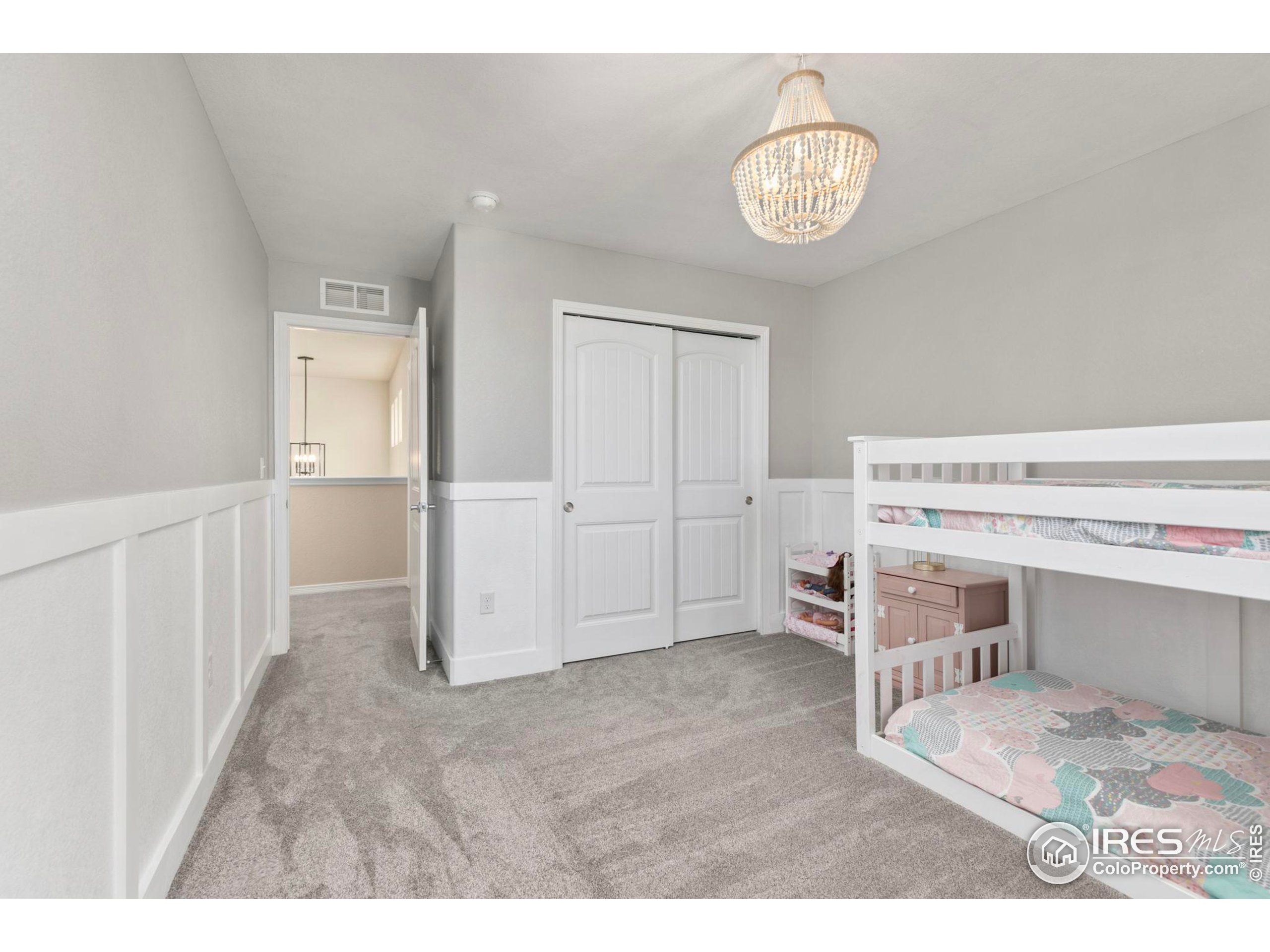 723 Vermilion Peak Ct