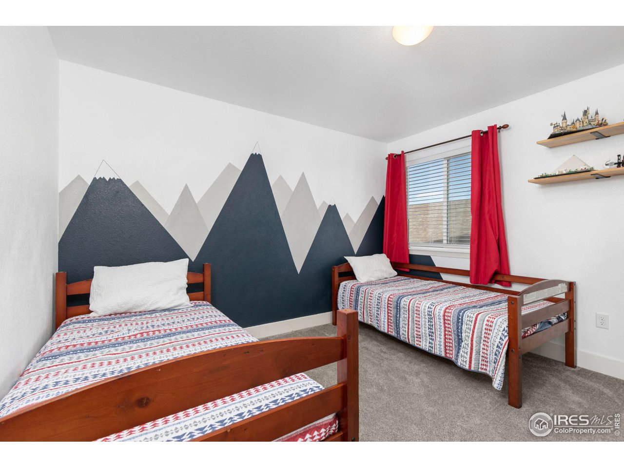 723 Vermilion Peak Ct