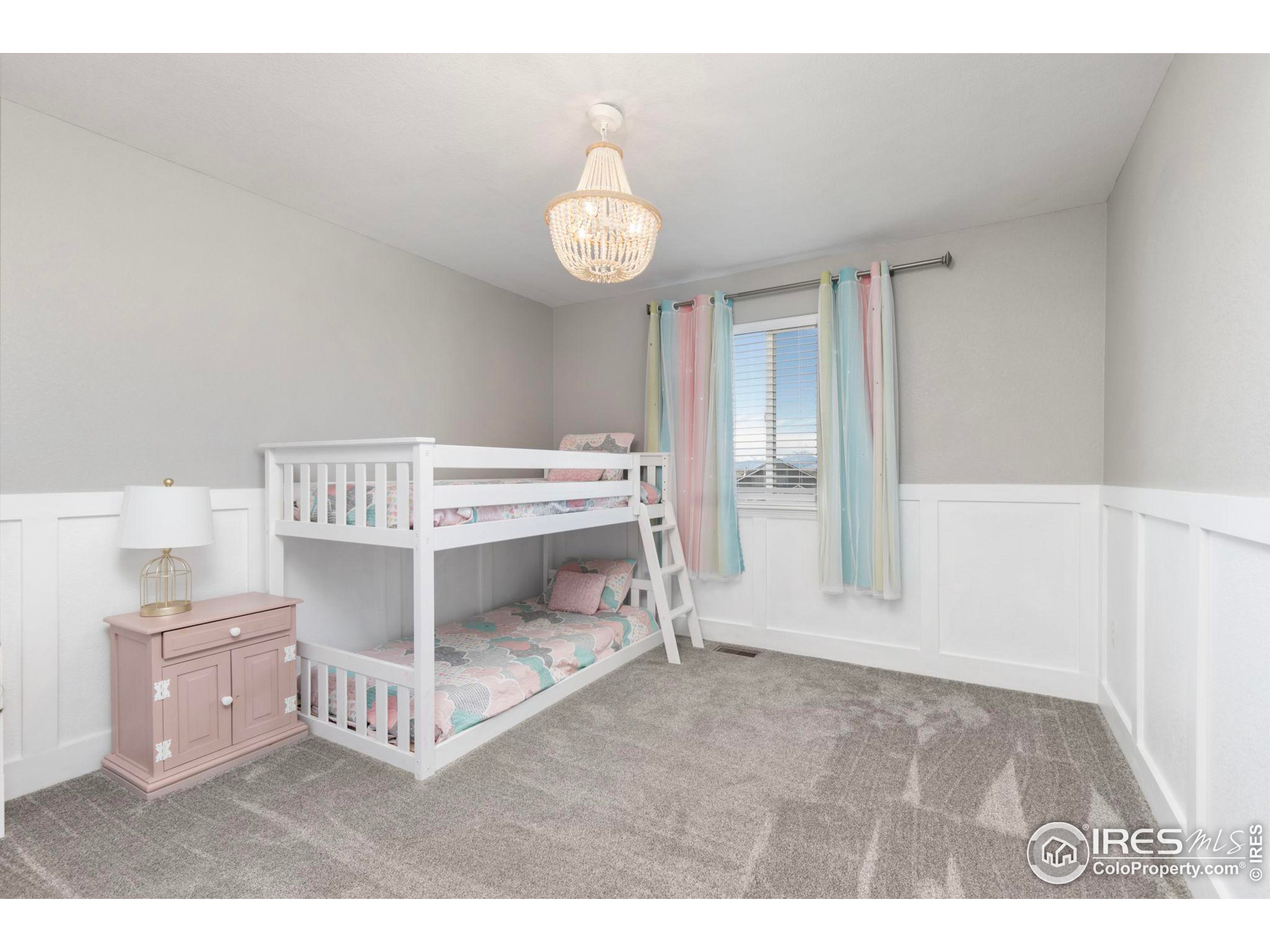 723 Vermilion Peak Ct