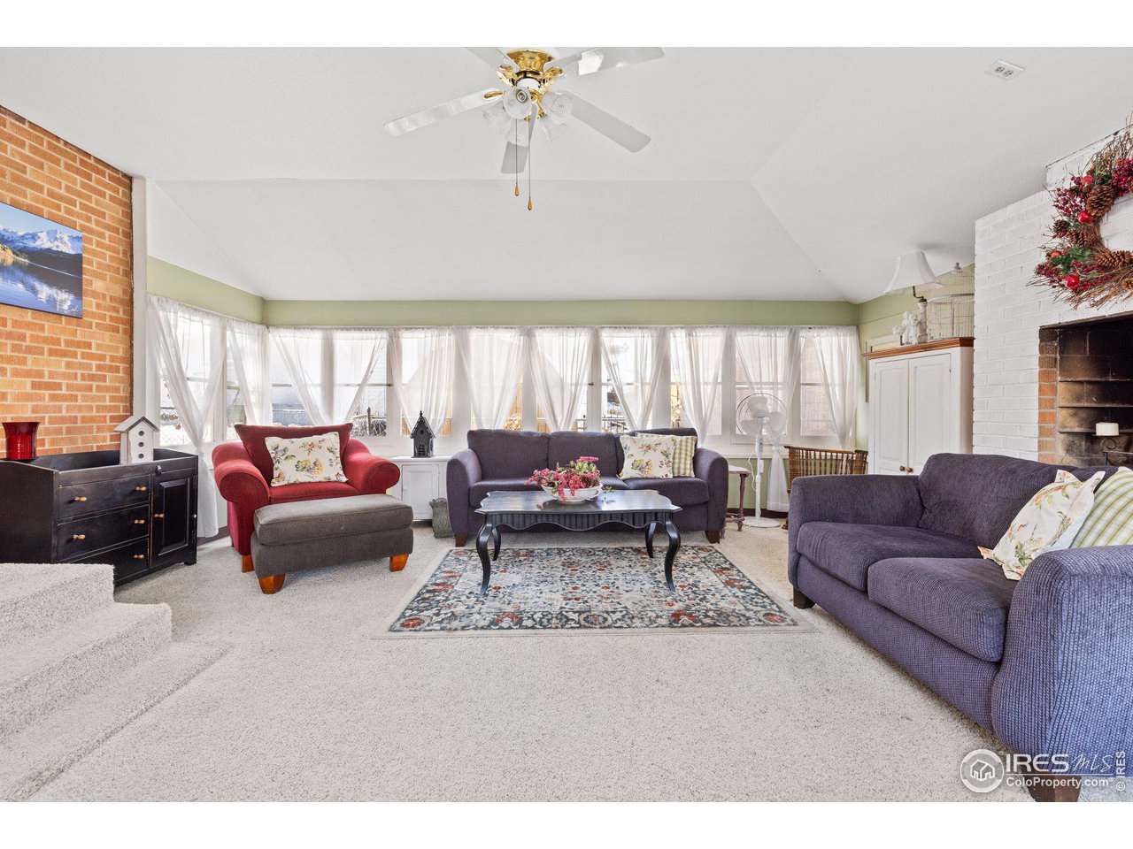 6 Sunset Cir