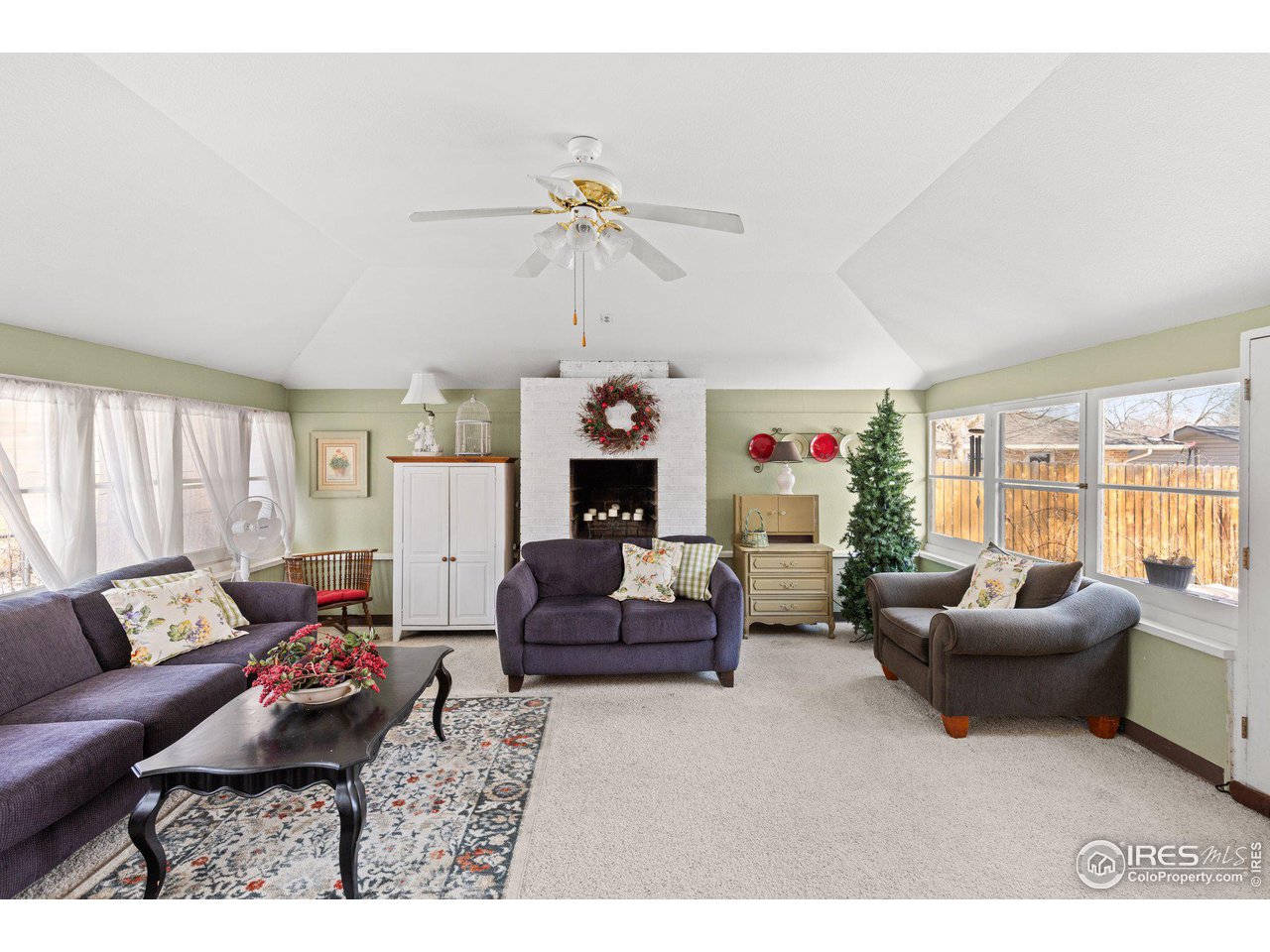 6 Sunset Cir