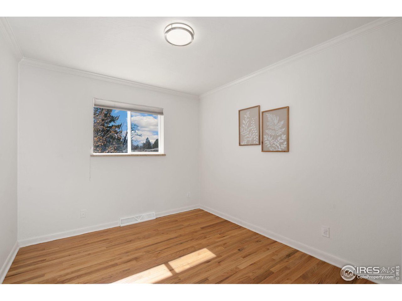 516 Villanova Ct