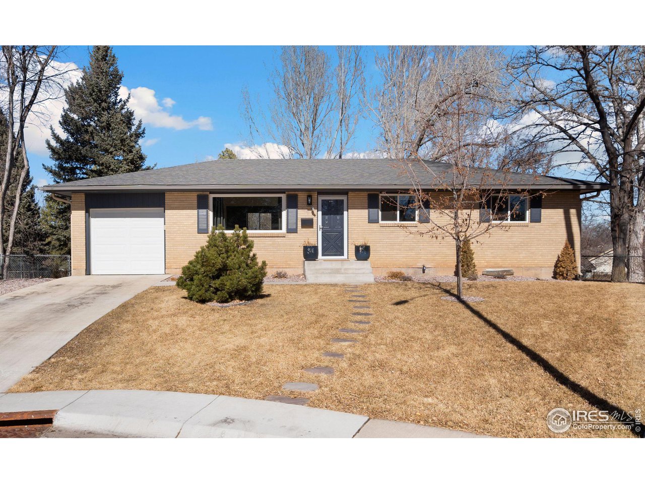 516 Villanova Ct