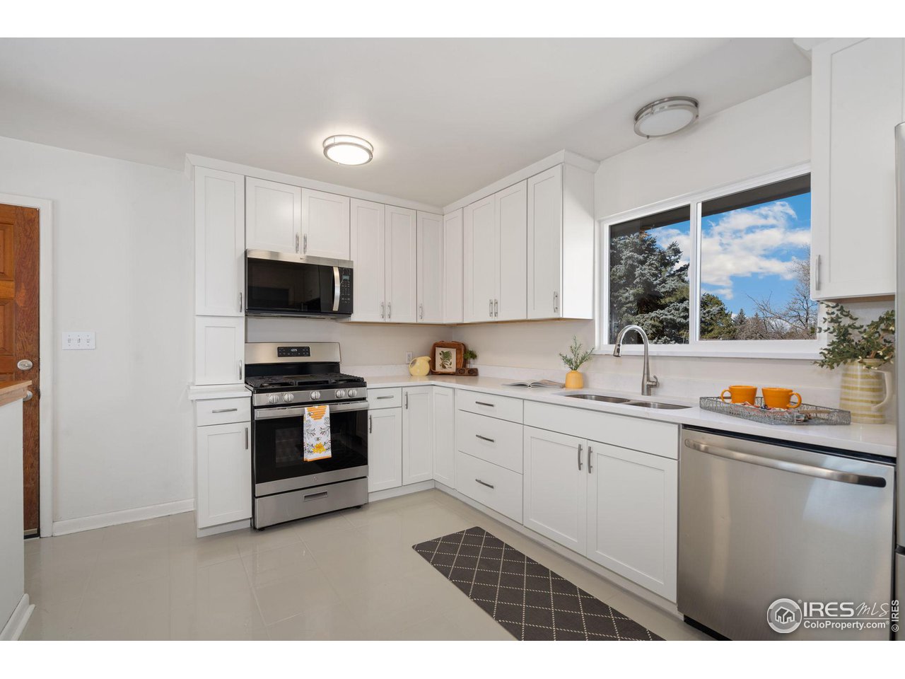 516 Villanova Ct