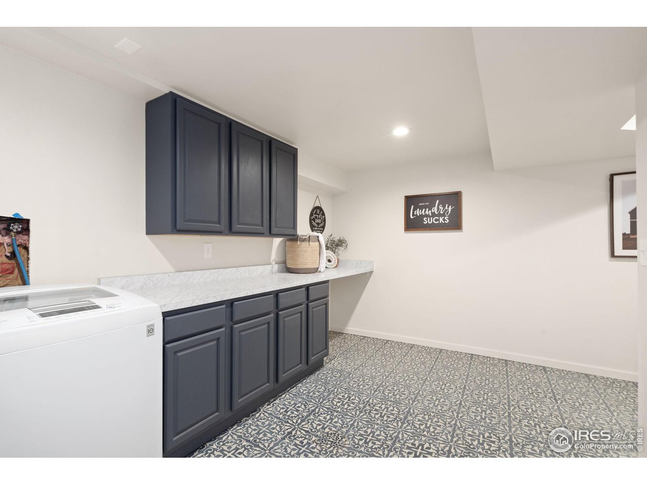 516 Villanova Ct