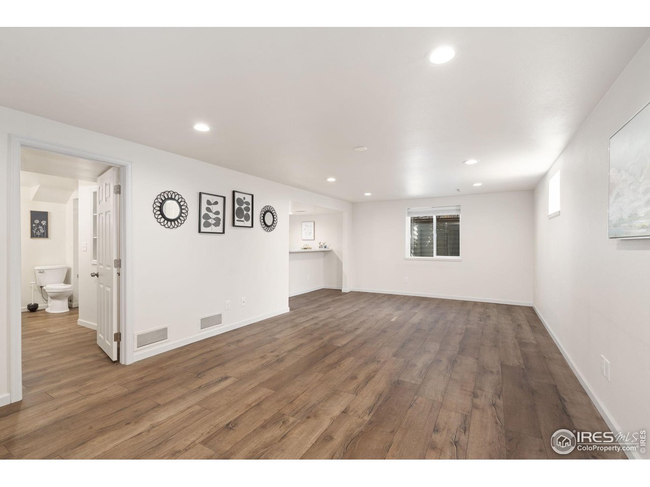 516 Villanova Ct
