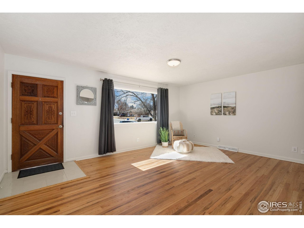 516 Villanova Ct