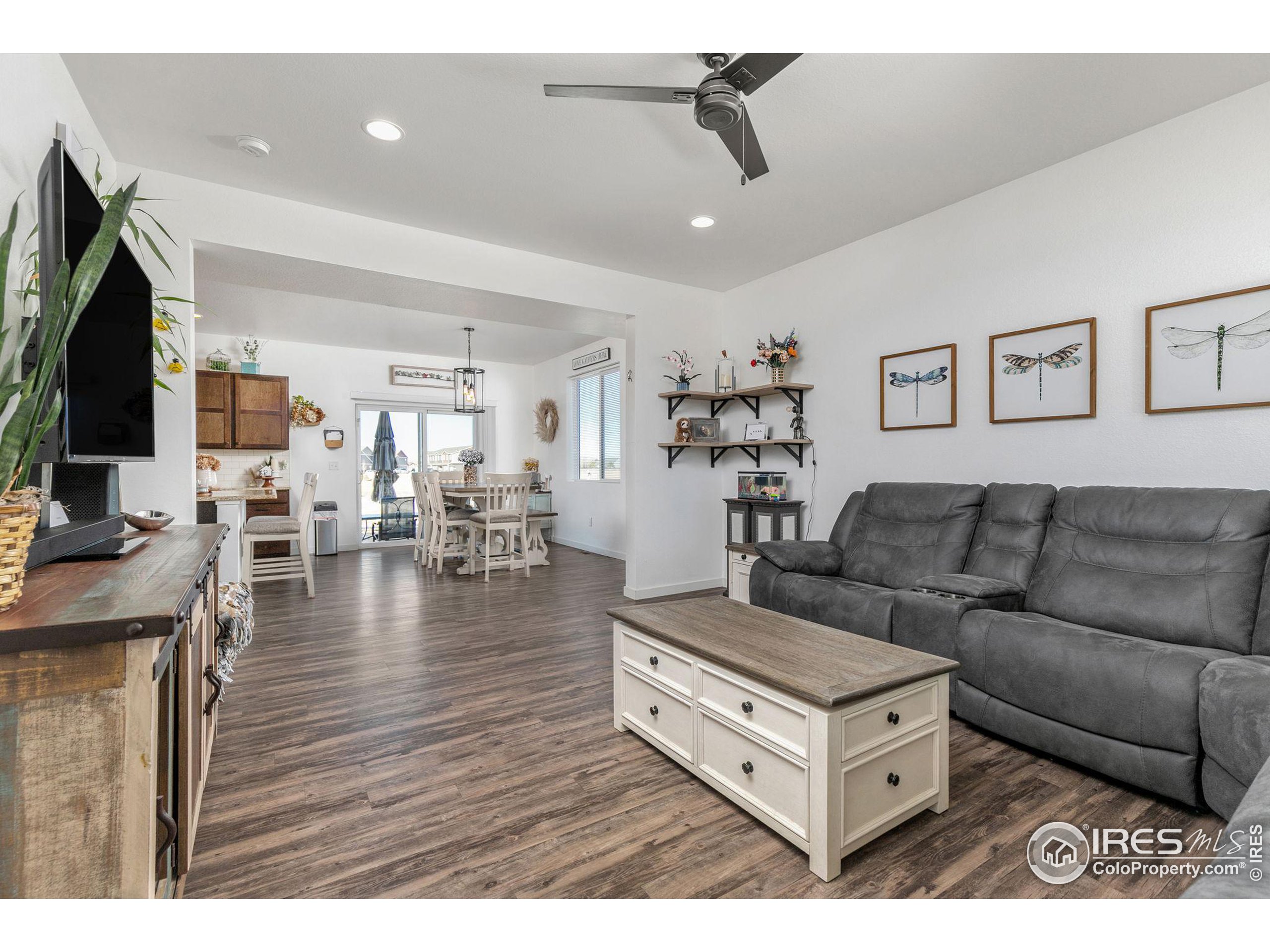 7263 Horsechestnut St