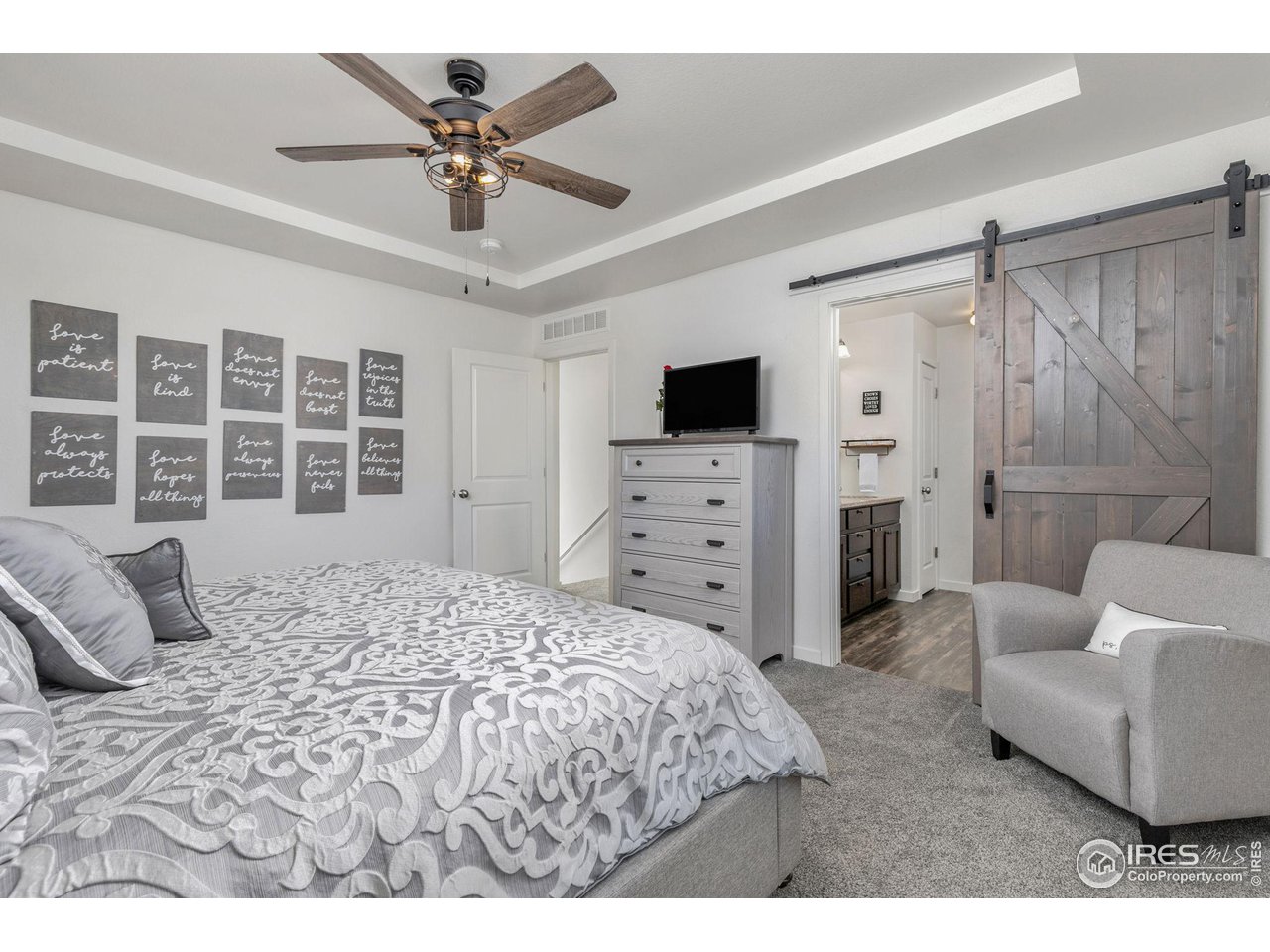 7263 Horsechestnut St