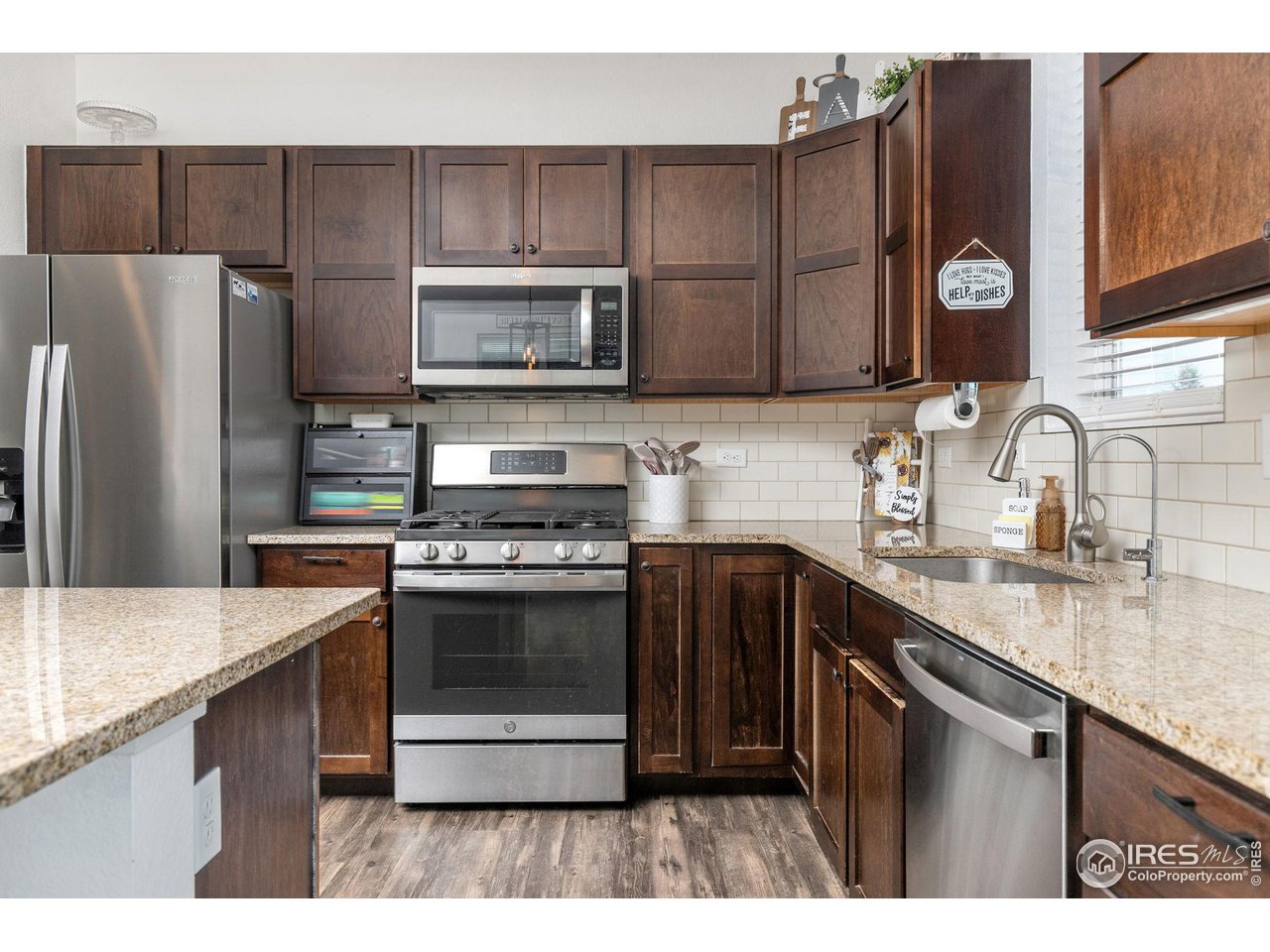 7263 Horsechestnut St