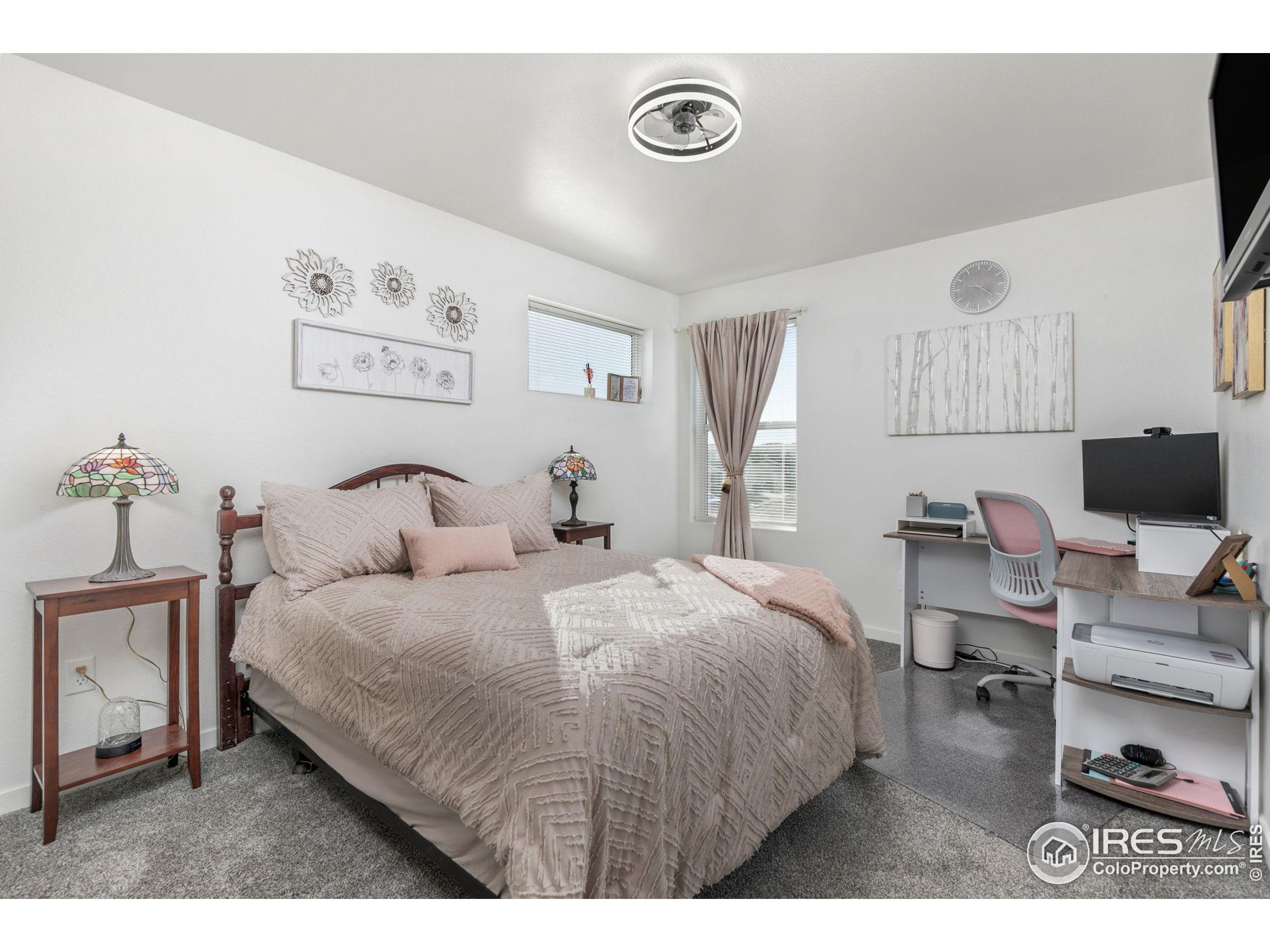 7263 Horsechestnut St