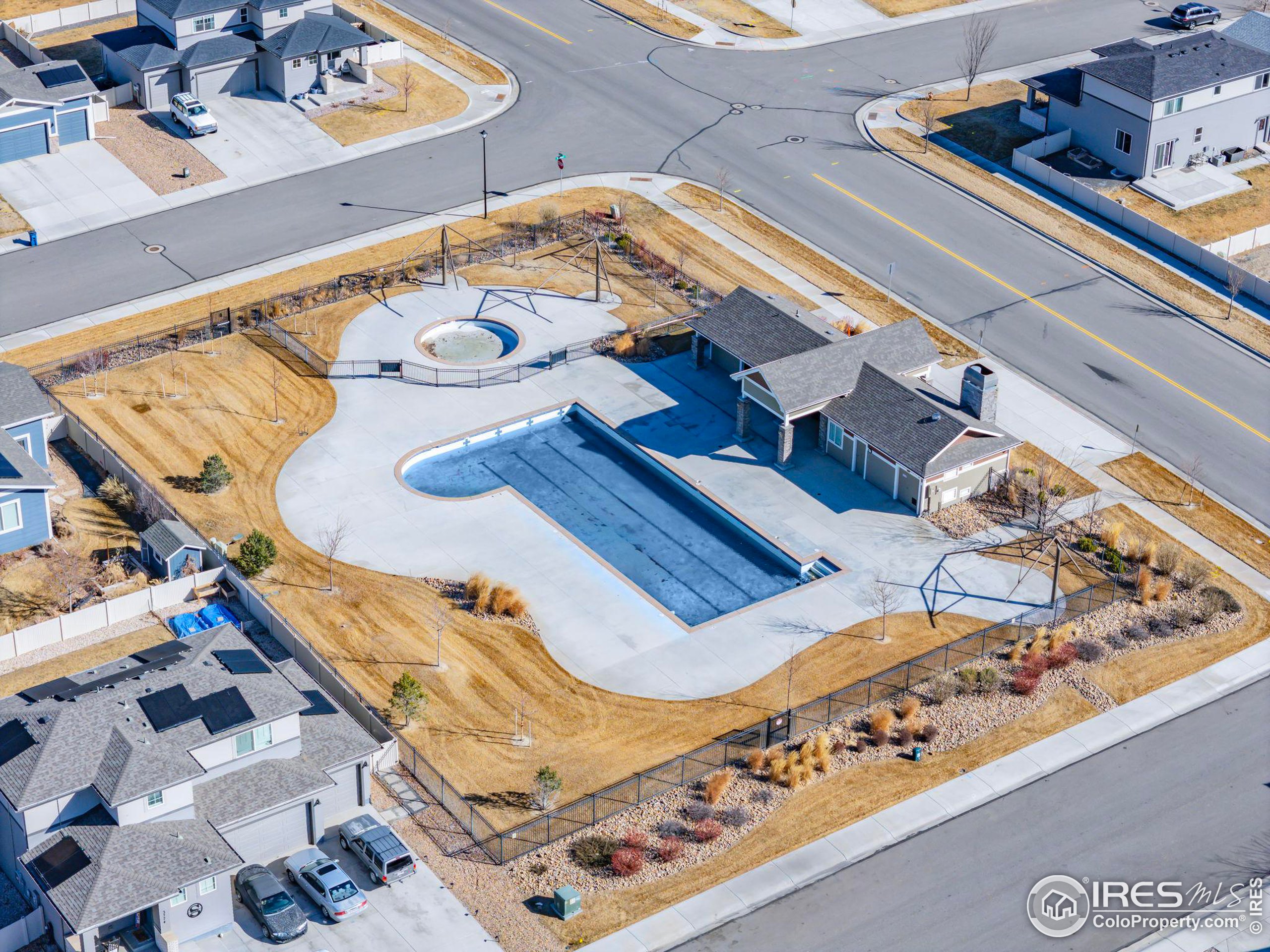 7263 Horsechestnut St