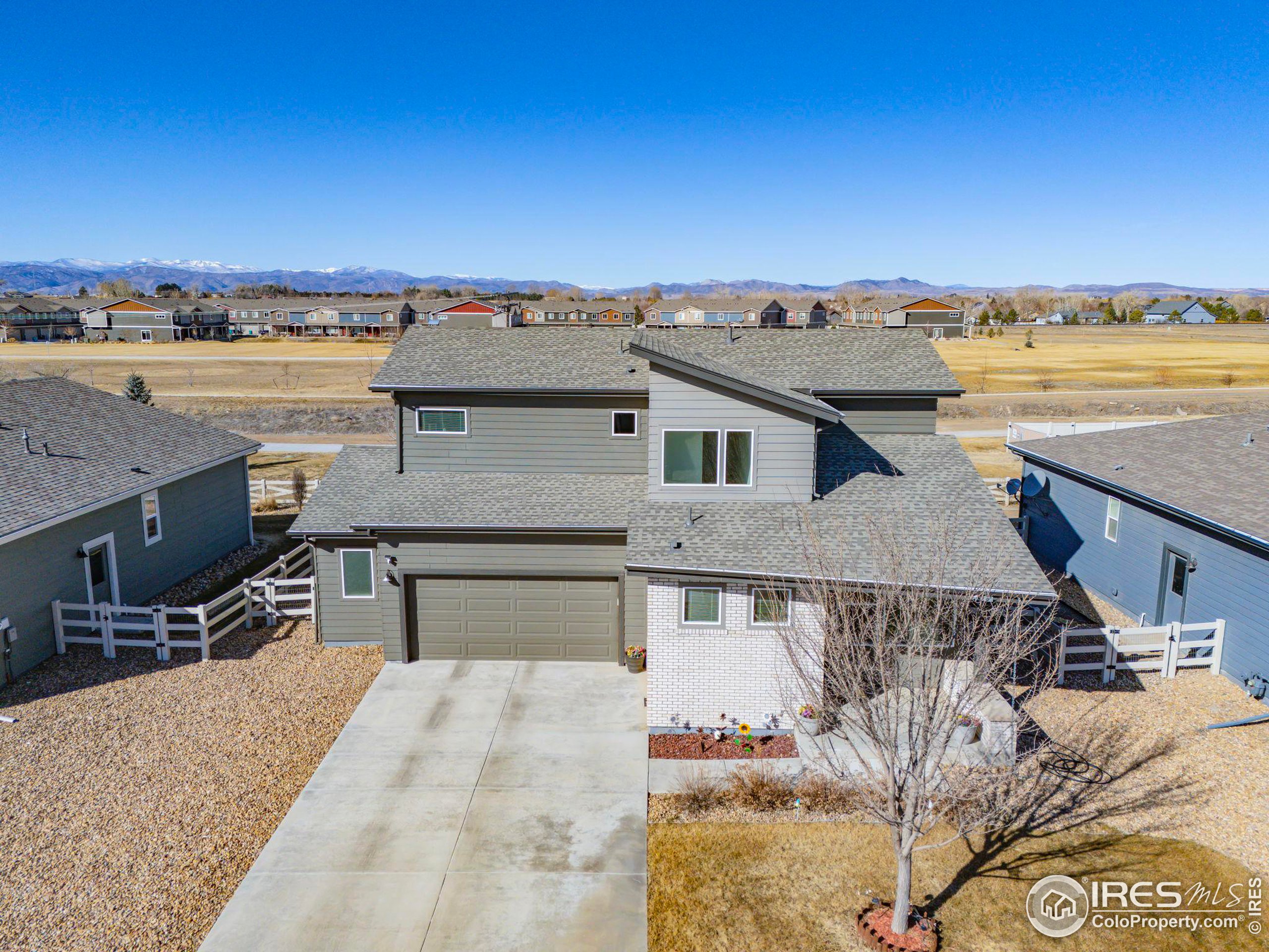 7263 Horsechestnut St