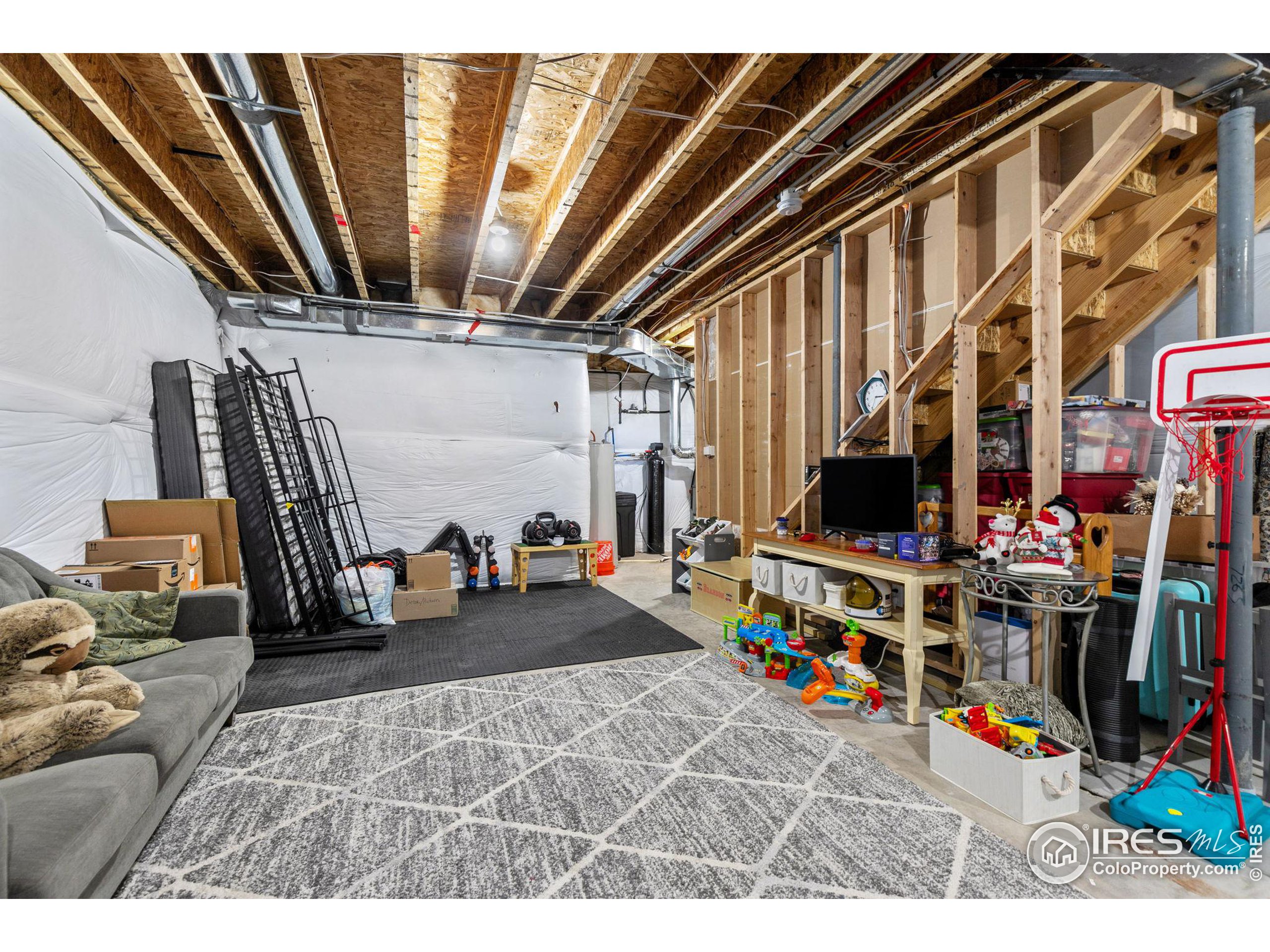 7263 Horsechestnut St