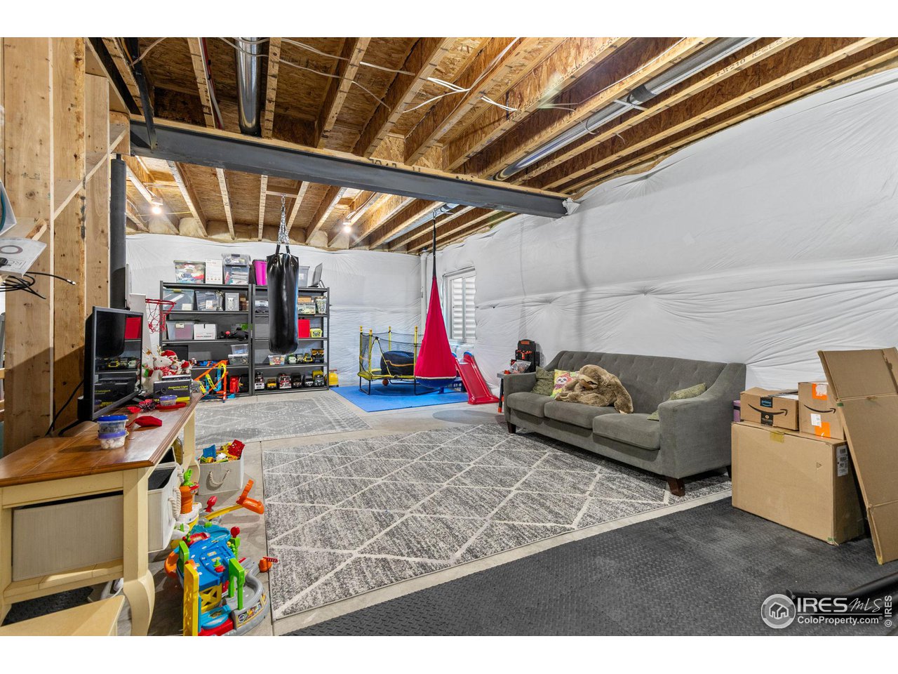 7263 Horsechestnut St