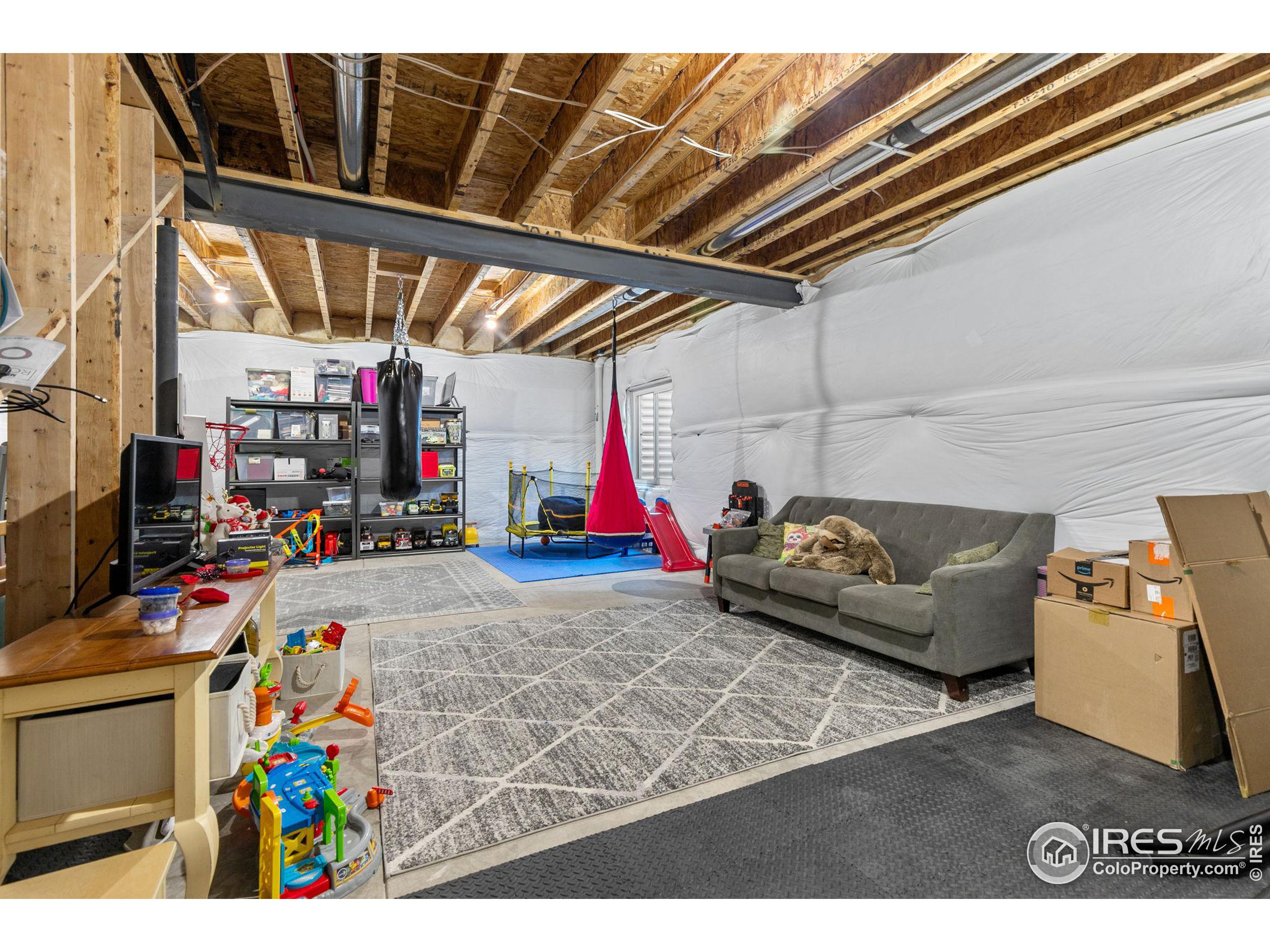 7263 Horsechestnut St