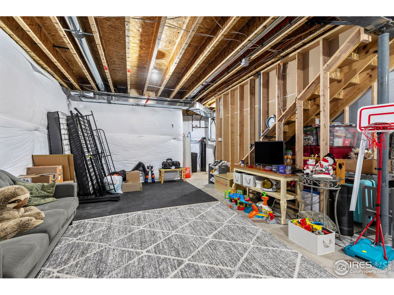 7263 Horsechestnut St