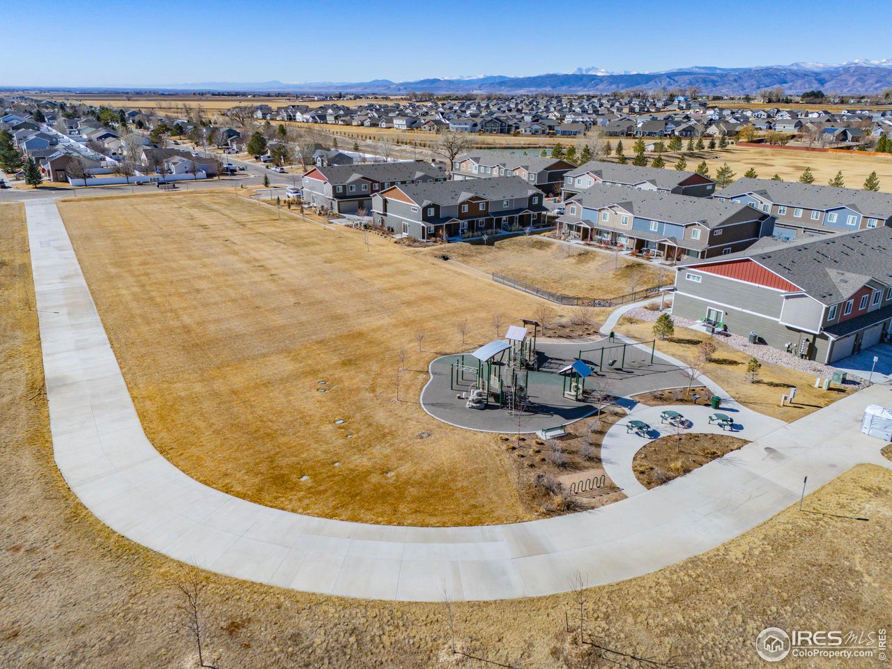 7263 Horsechestnut St