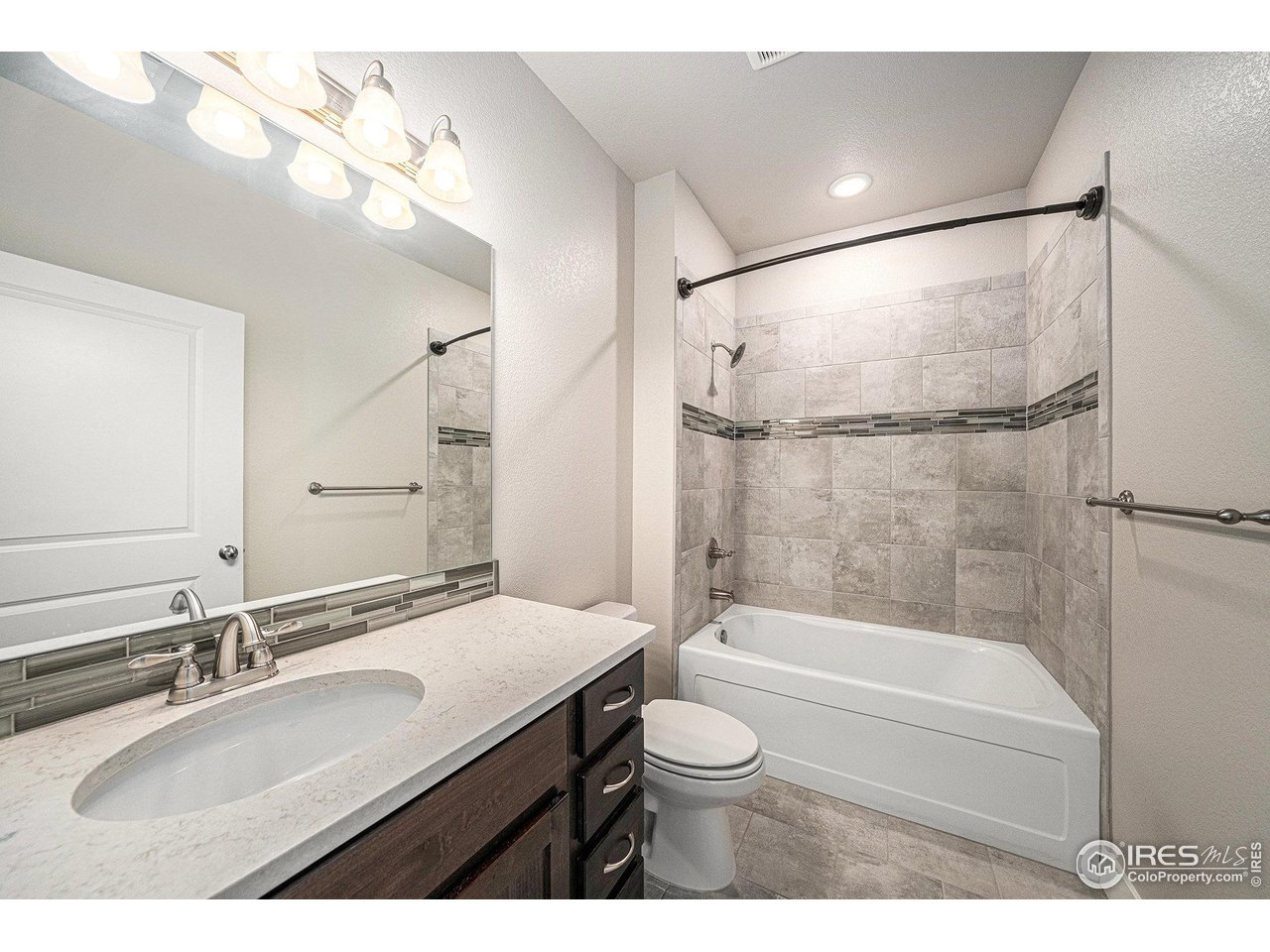 4662 Hahns Peak Dr 301