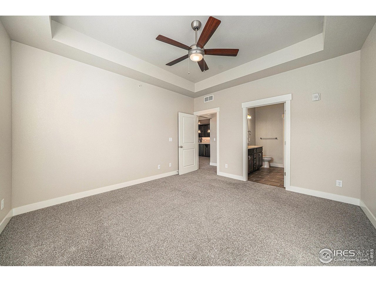 4662 Hahns Peak Dr 301