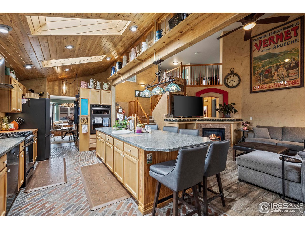 1151 S Davenport Ct