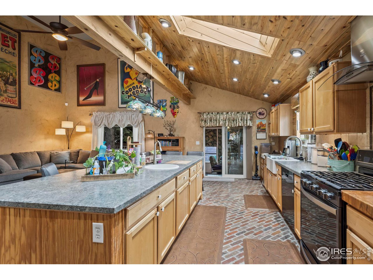 1151 S Davenport Ct
