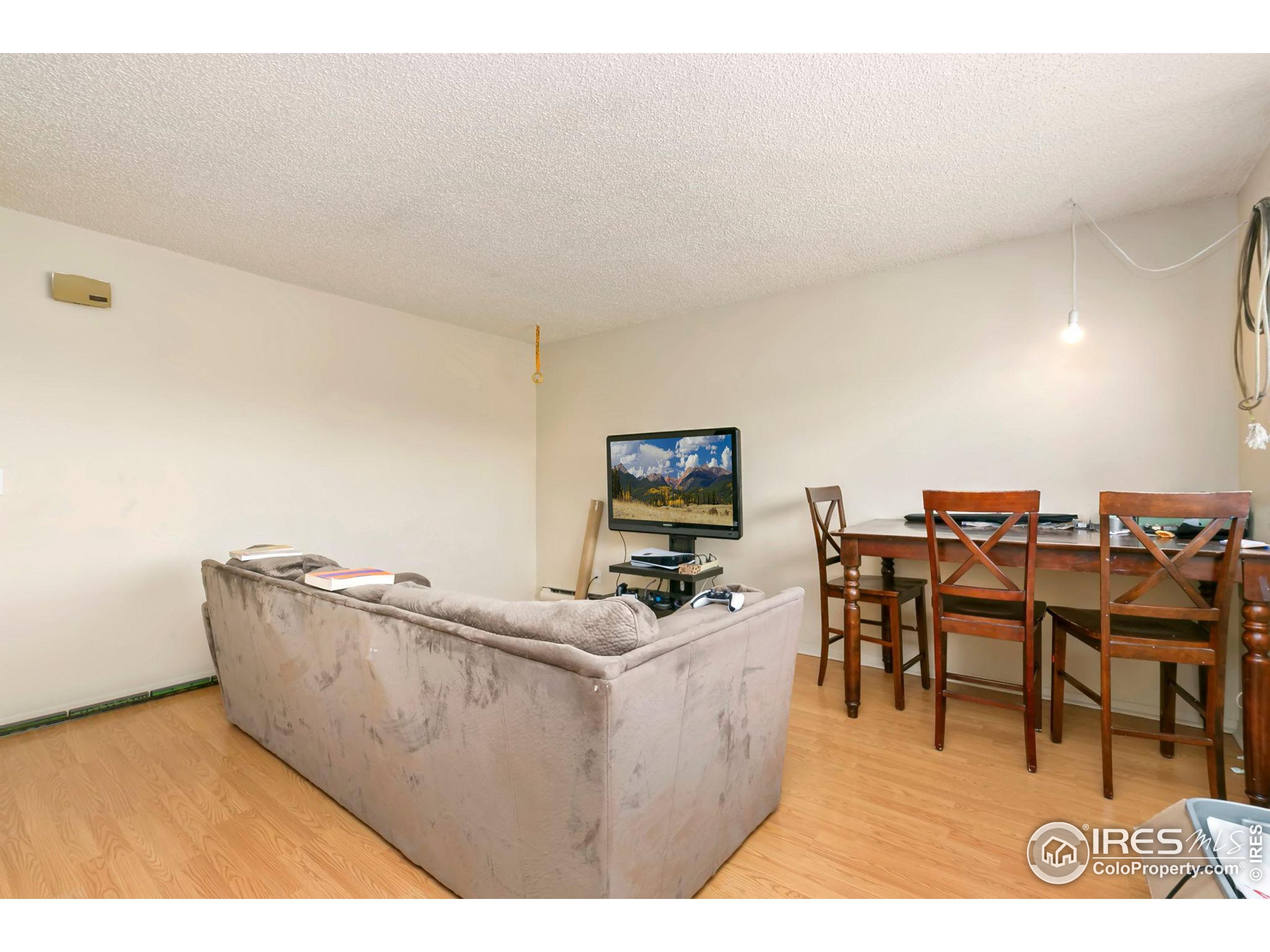 816 Stone Mountain Ct 1-6