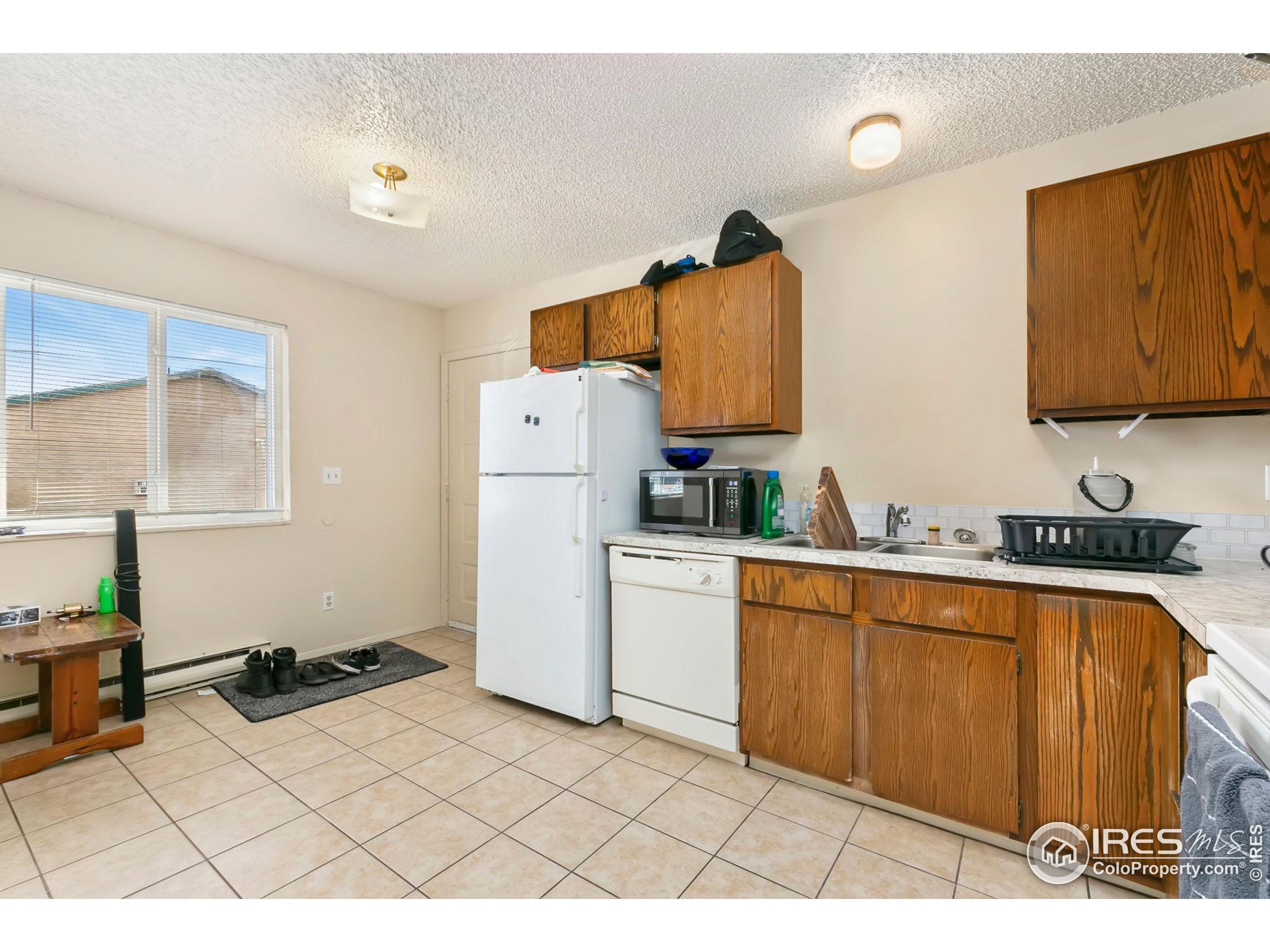 816 Stone Mountain Ct 1-6