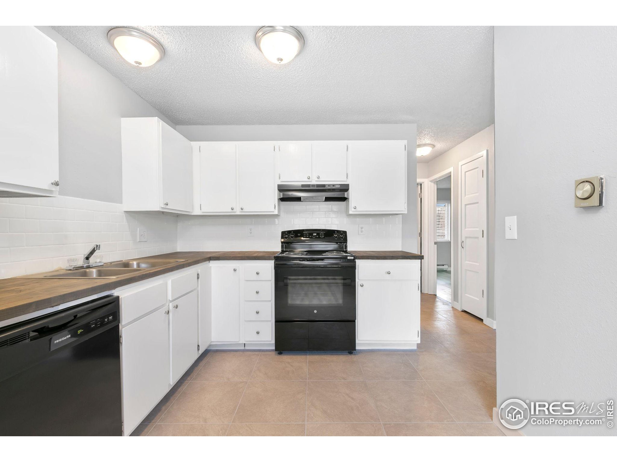 816 Stone Mountain Ct 1-6