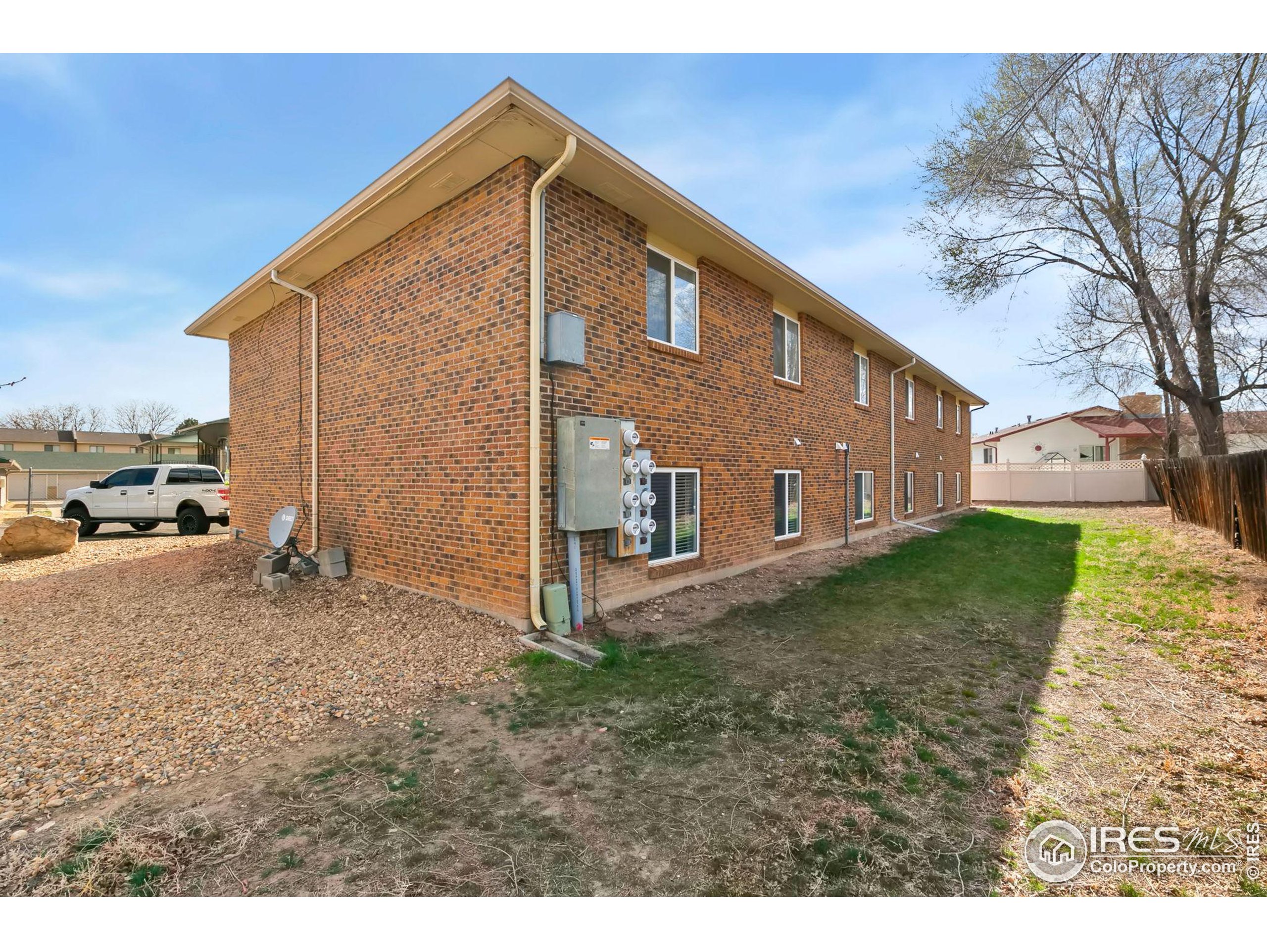 816 Stone Mountain Ct 1-6