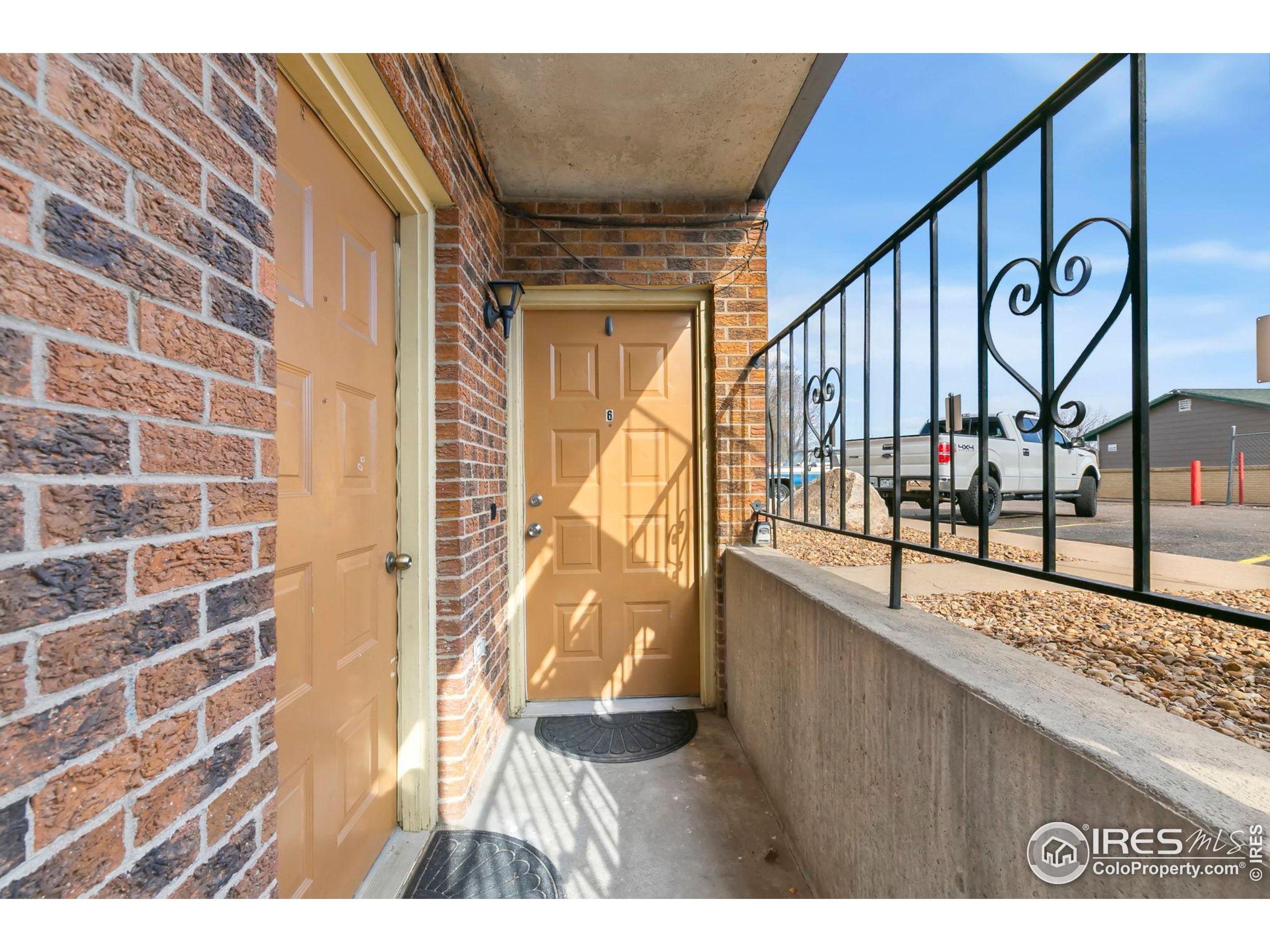 816 Stone Mountain Ct 1-6