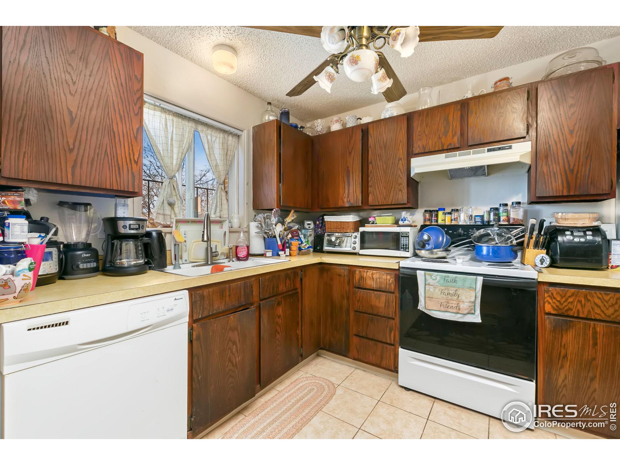 816 Stone Mountain Ct 1-6