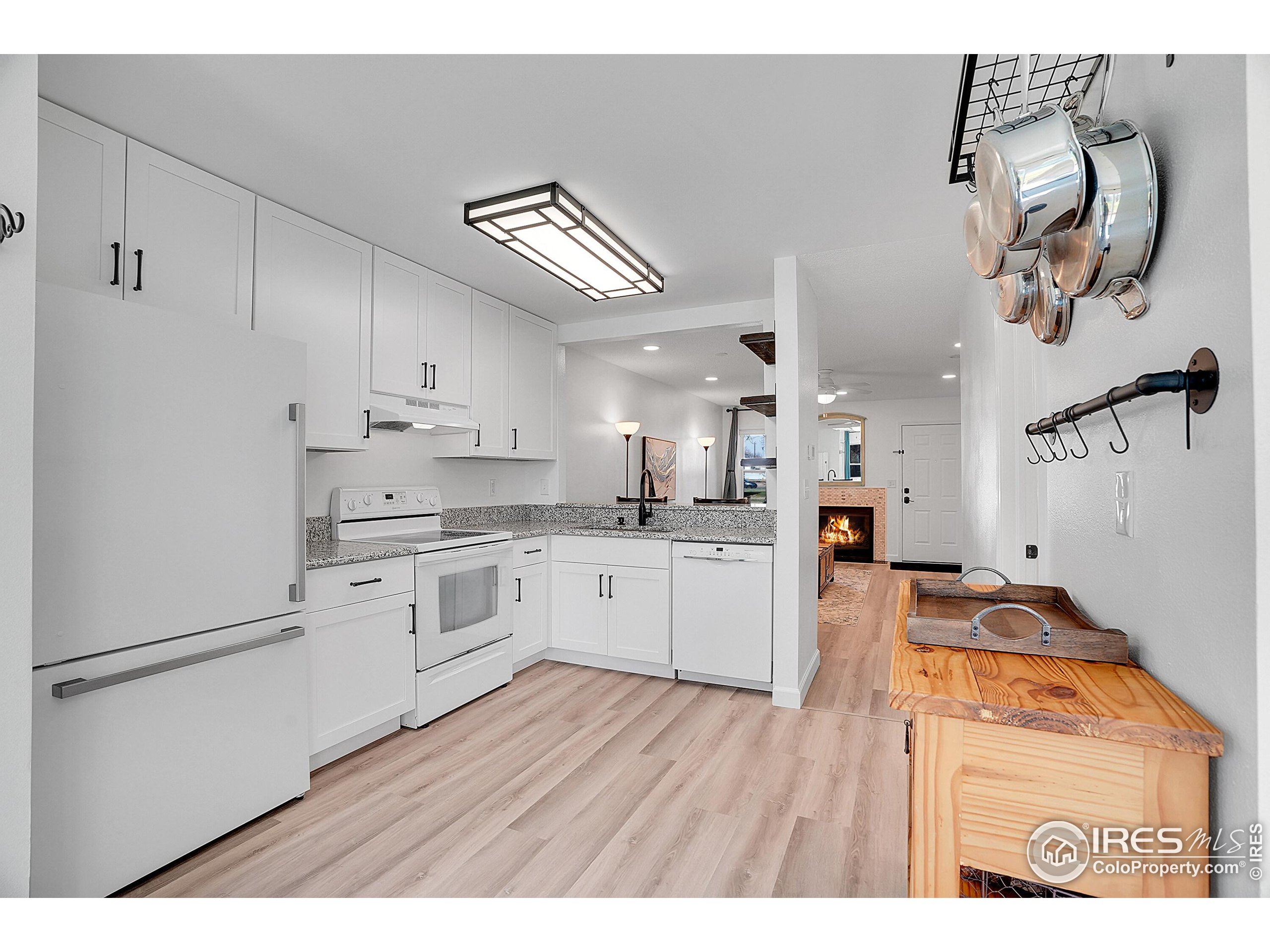 325 Sundance Cir N B