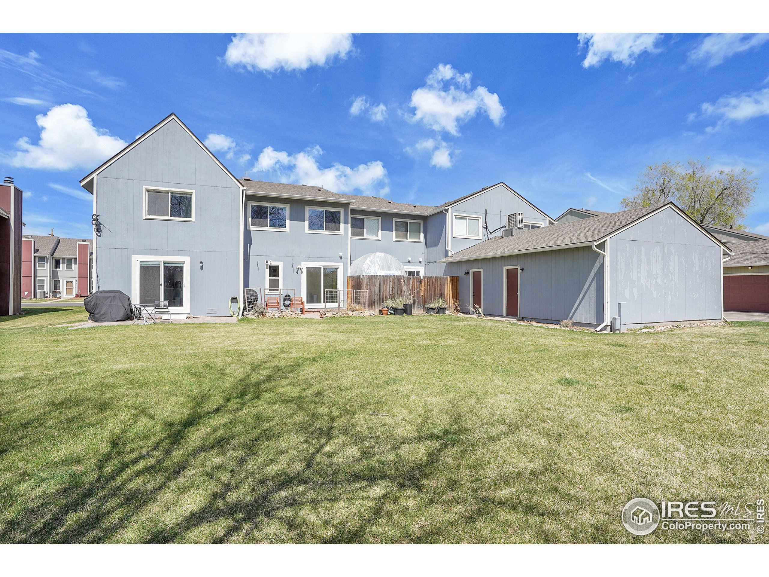 325 Sundance Cir N B