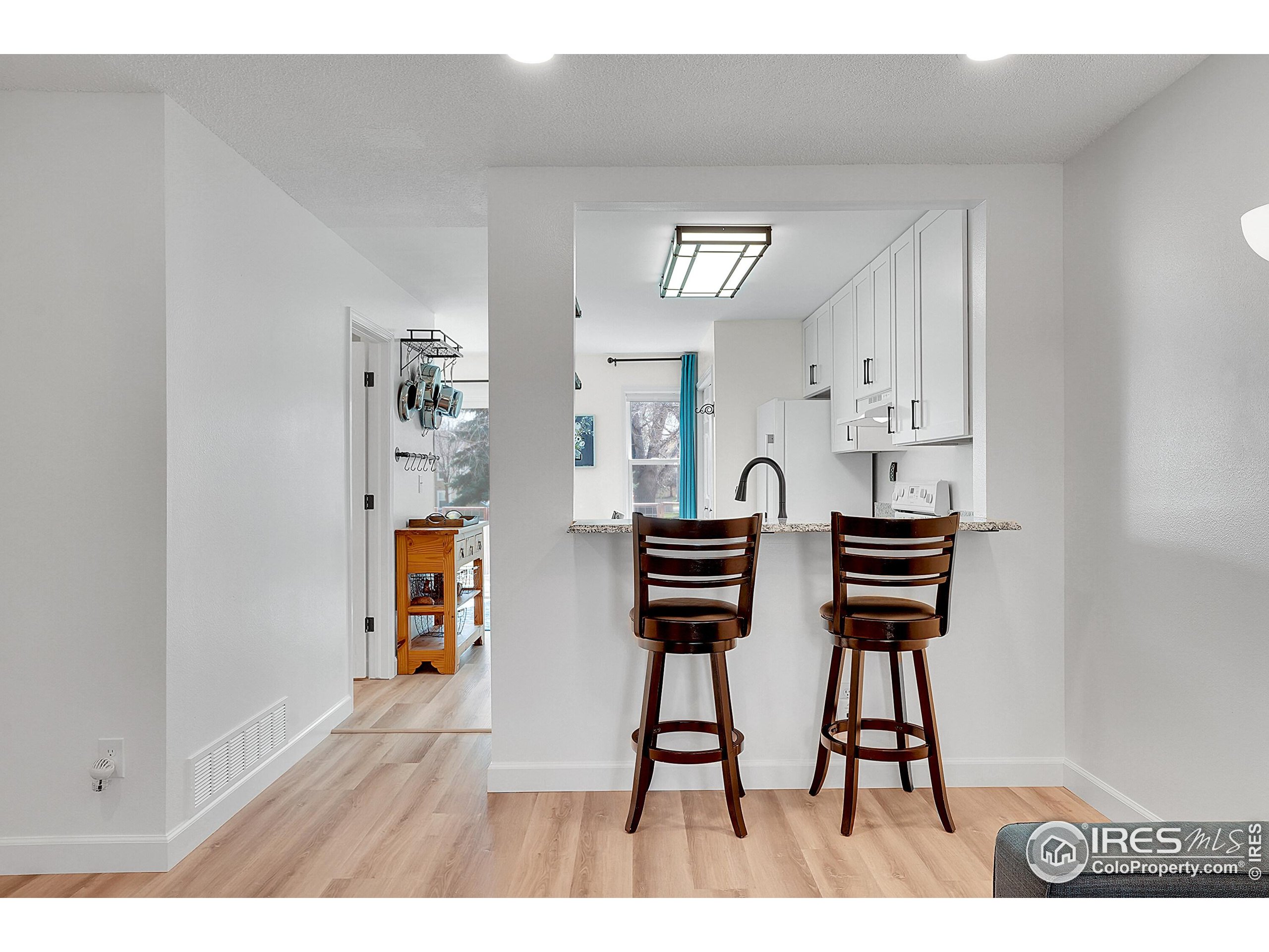 325 Sundance Cir N B