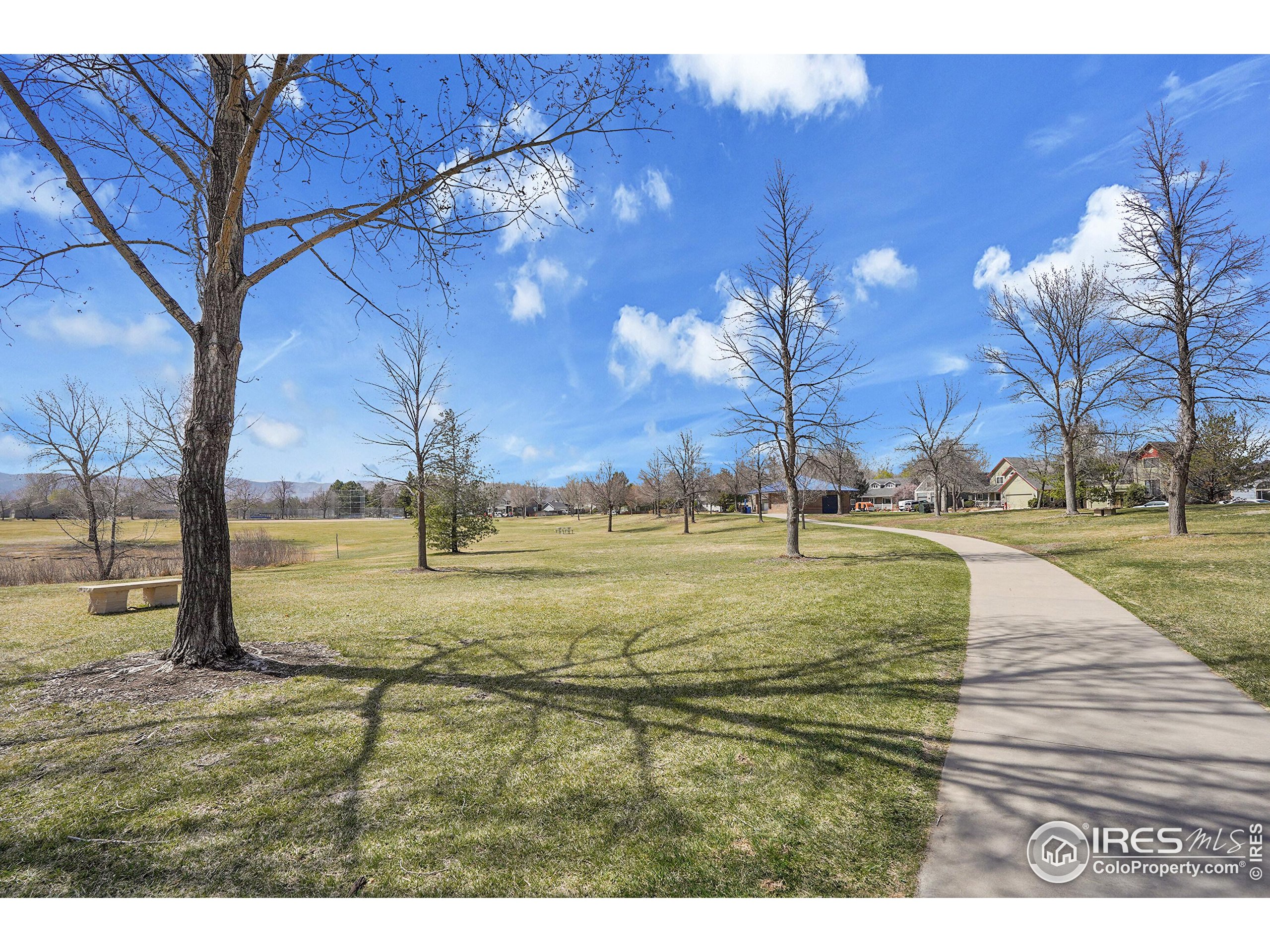 325 Sundance Cir N B