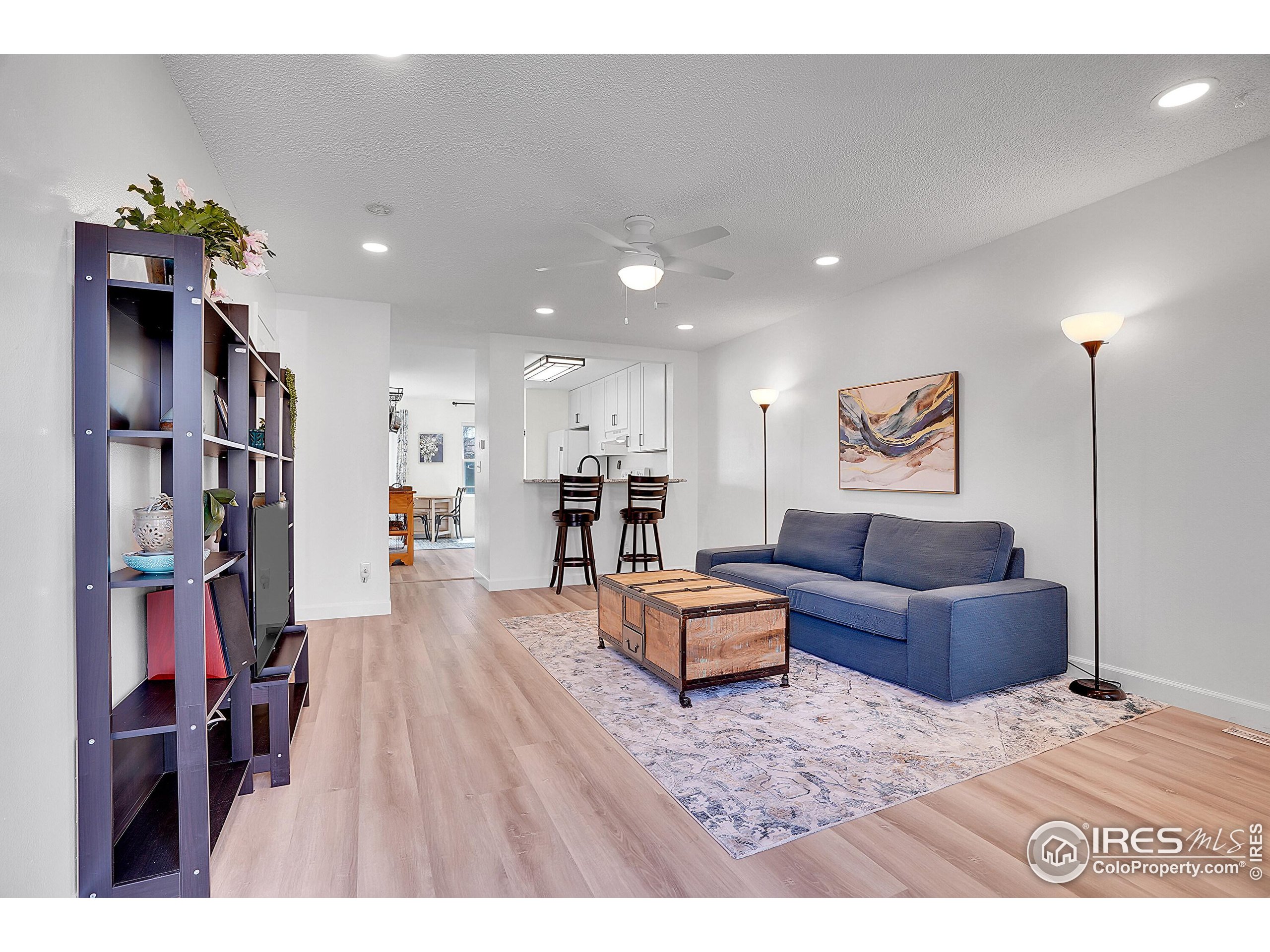 325 Sundance Cir N B