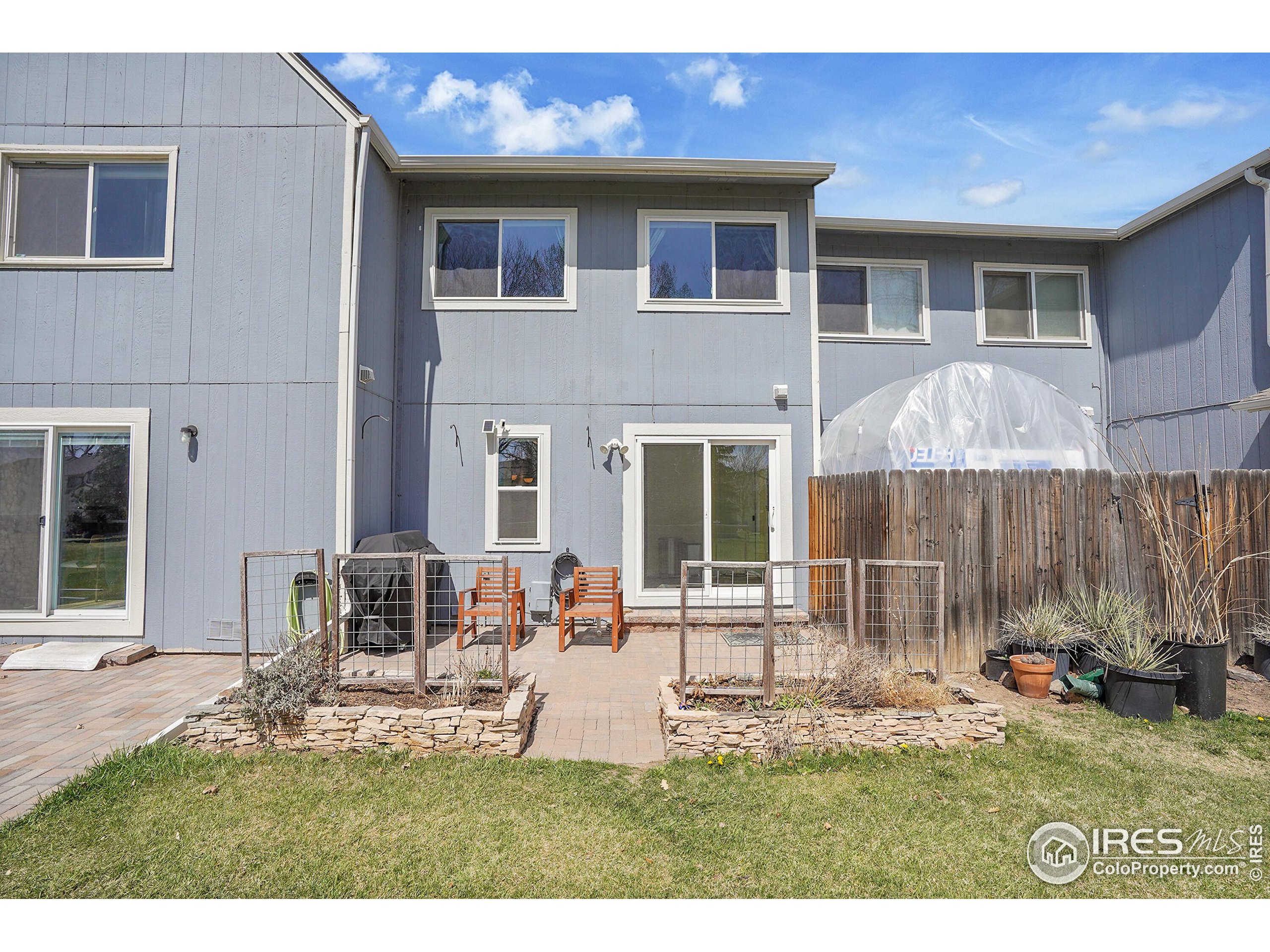 325 Sundance Cir N B