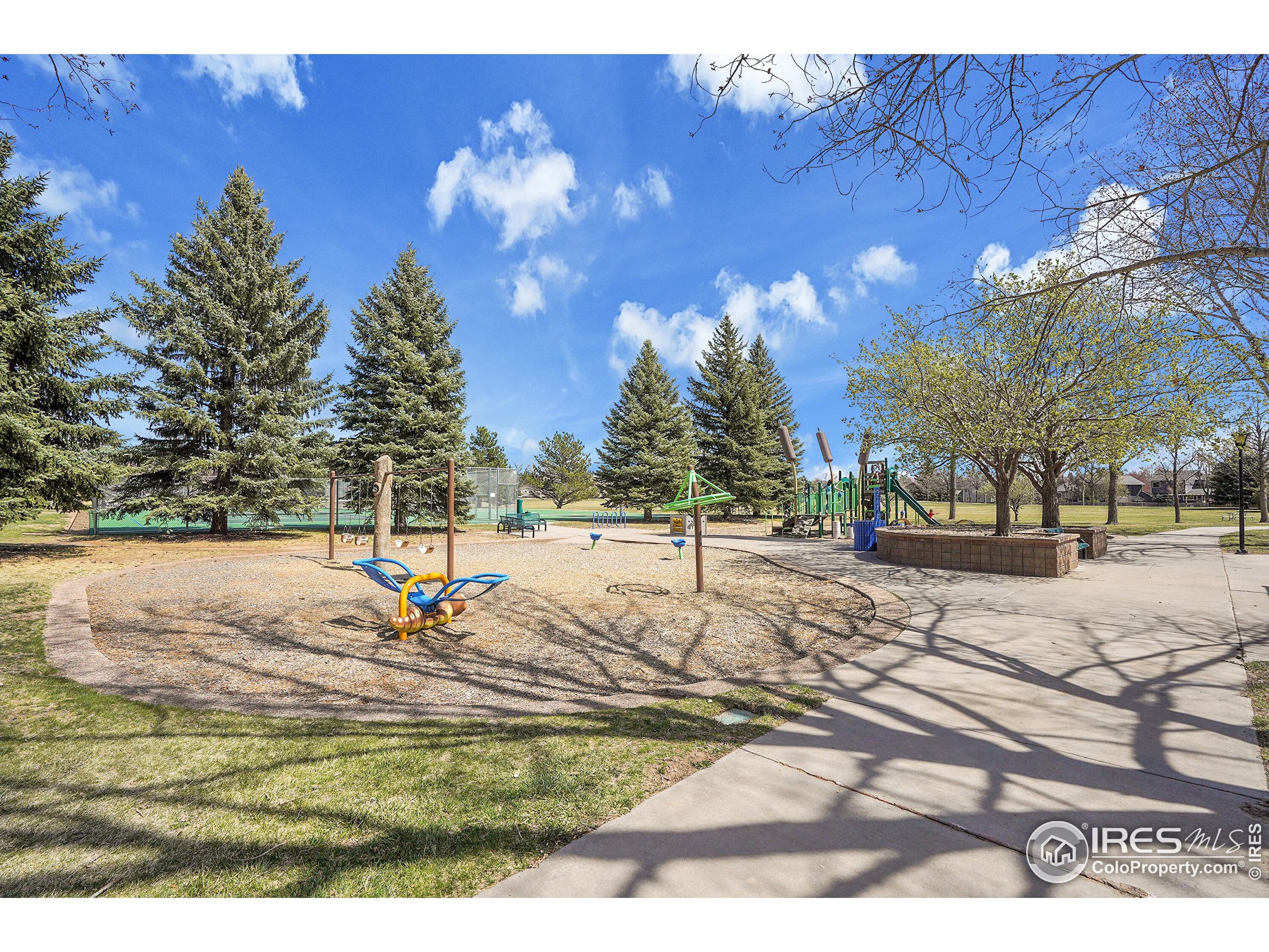 325 Sundance Cir N B