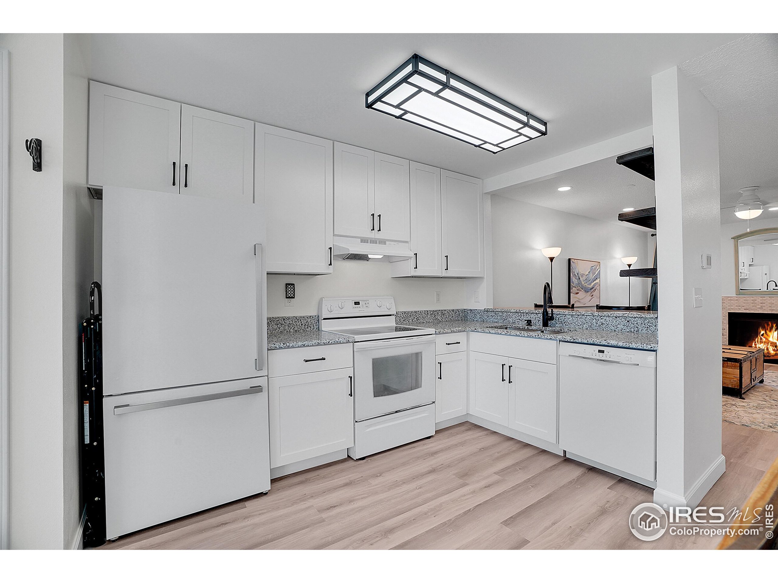 325 Sundance Cir N B