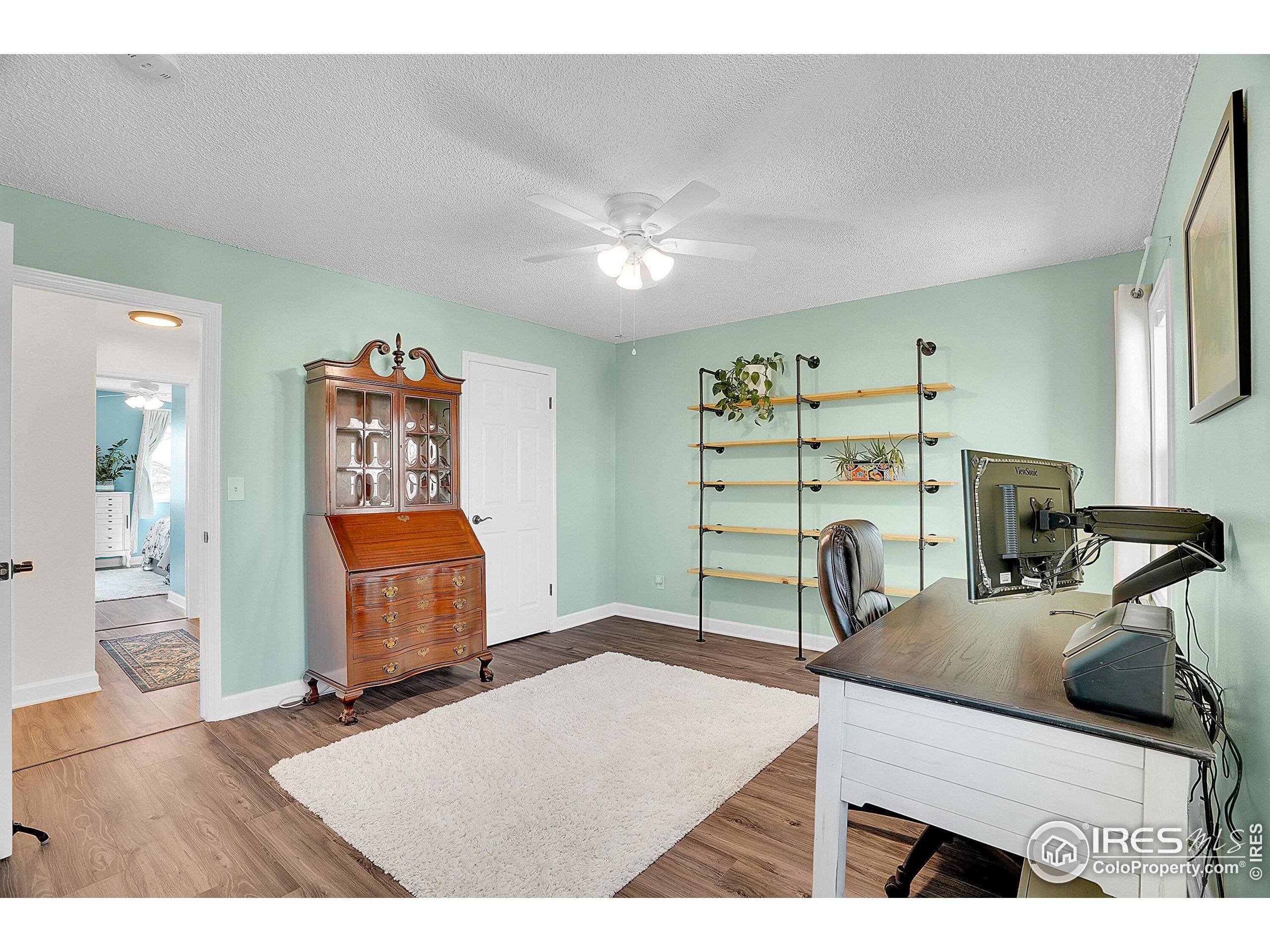 325 Sundance Cir N B