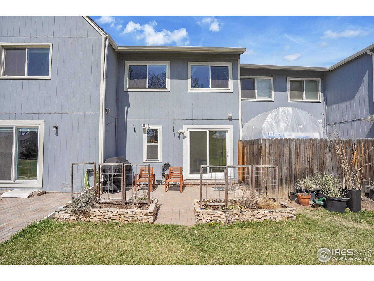 325 Sundance Cir N B