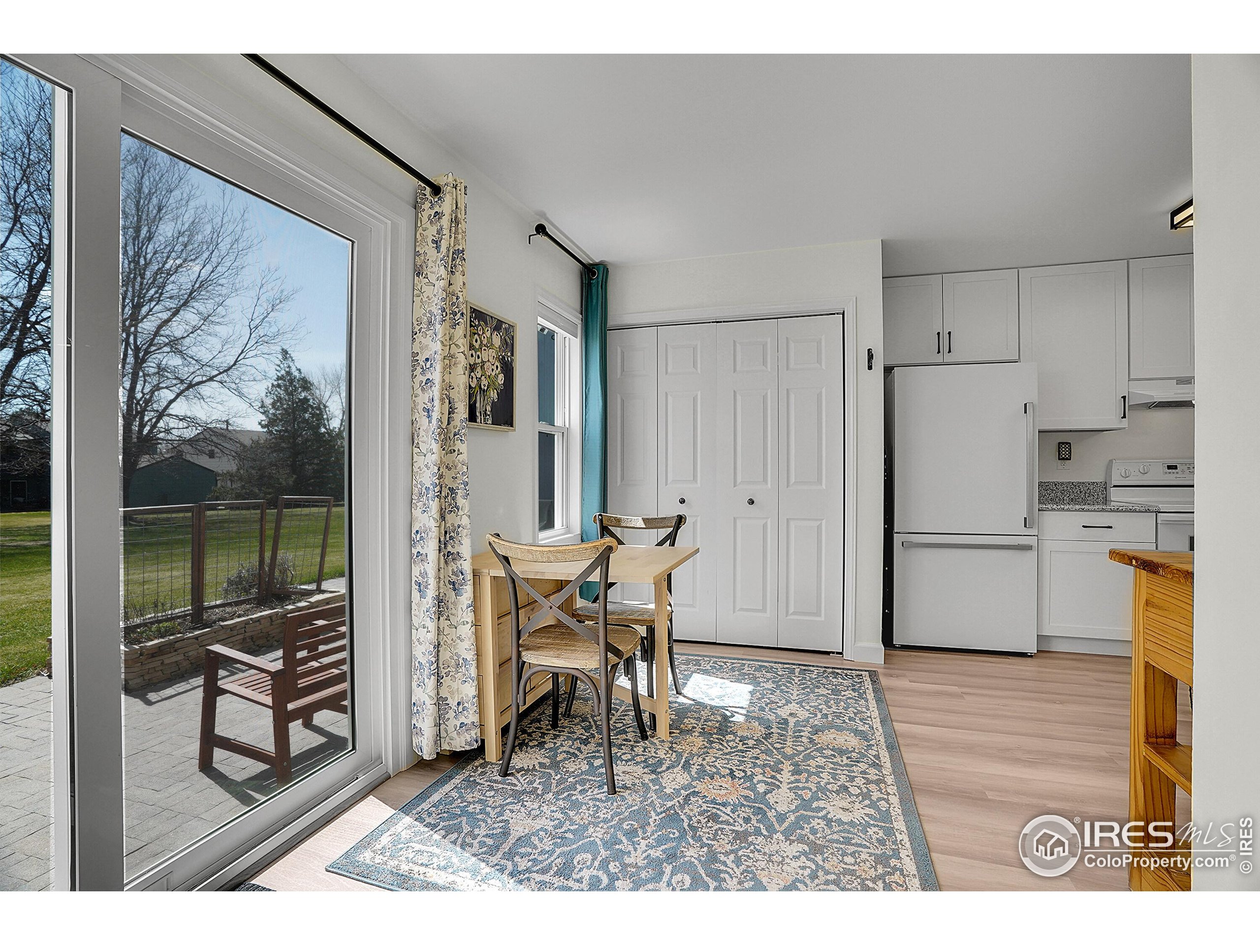 325 Sundance Cir N B