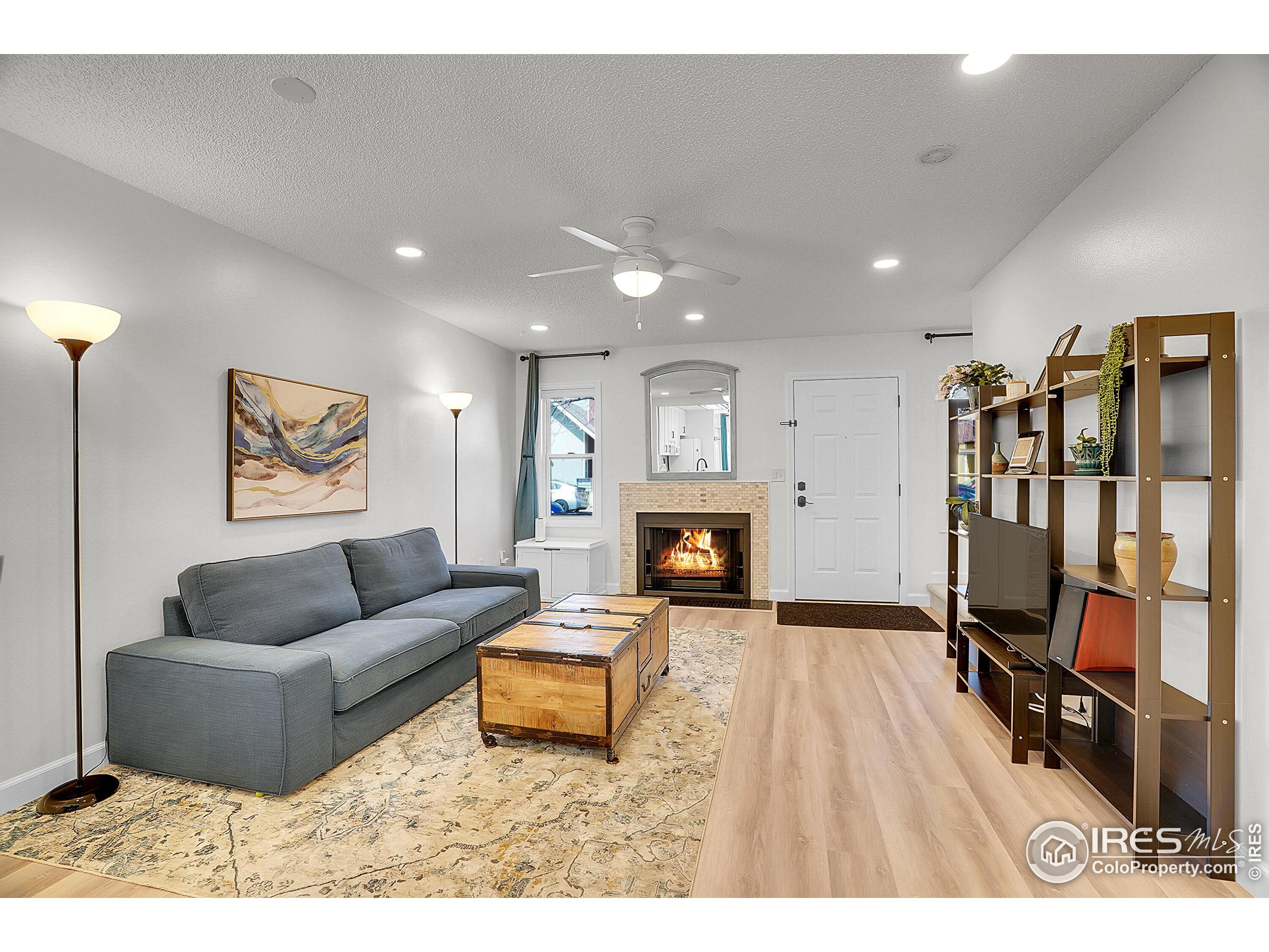 325 Sundance Cir N B