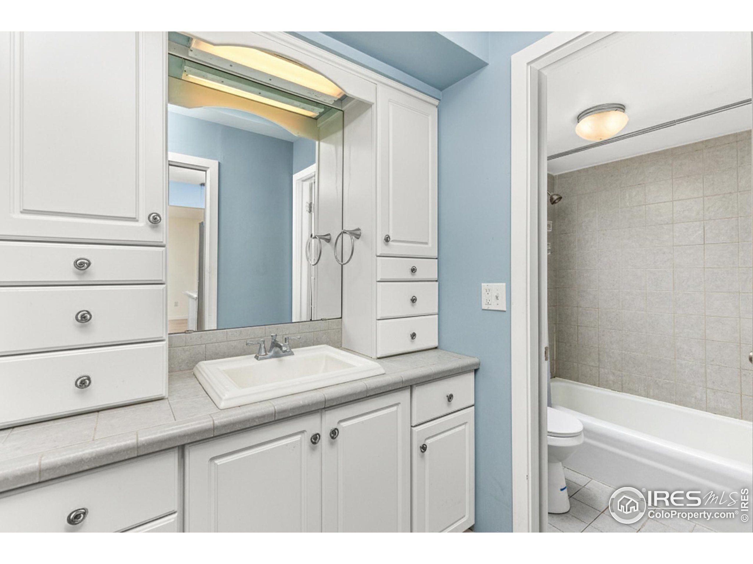 2227 Canyon Blvd 306A