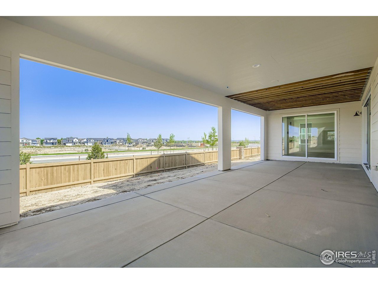 3136 Westcliff Dr